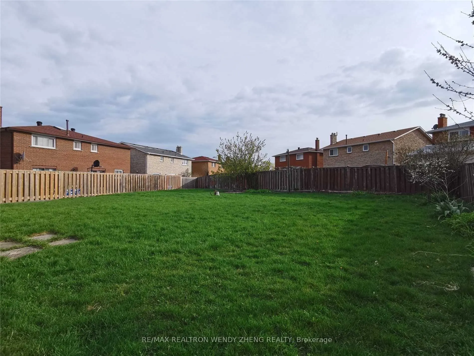 4 Fordcombe Crescent, #Upper