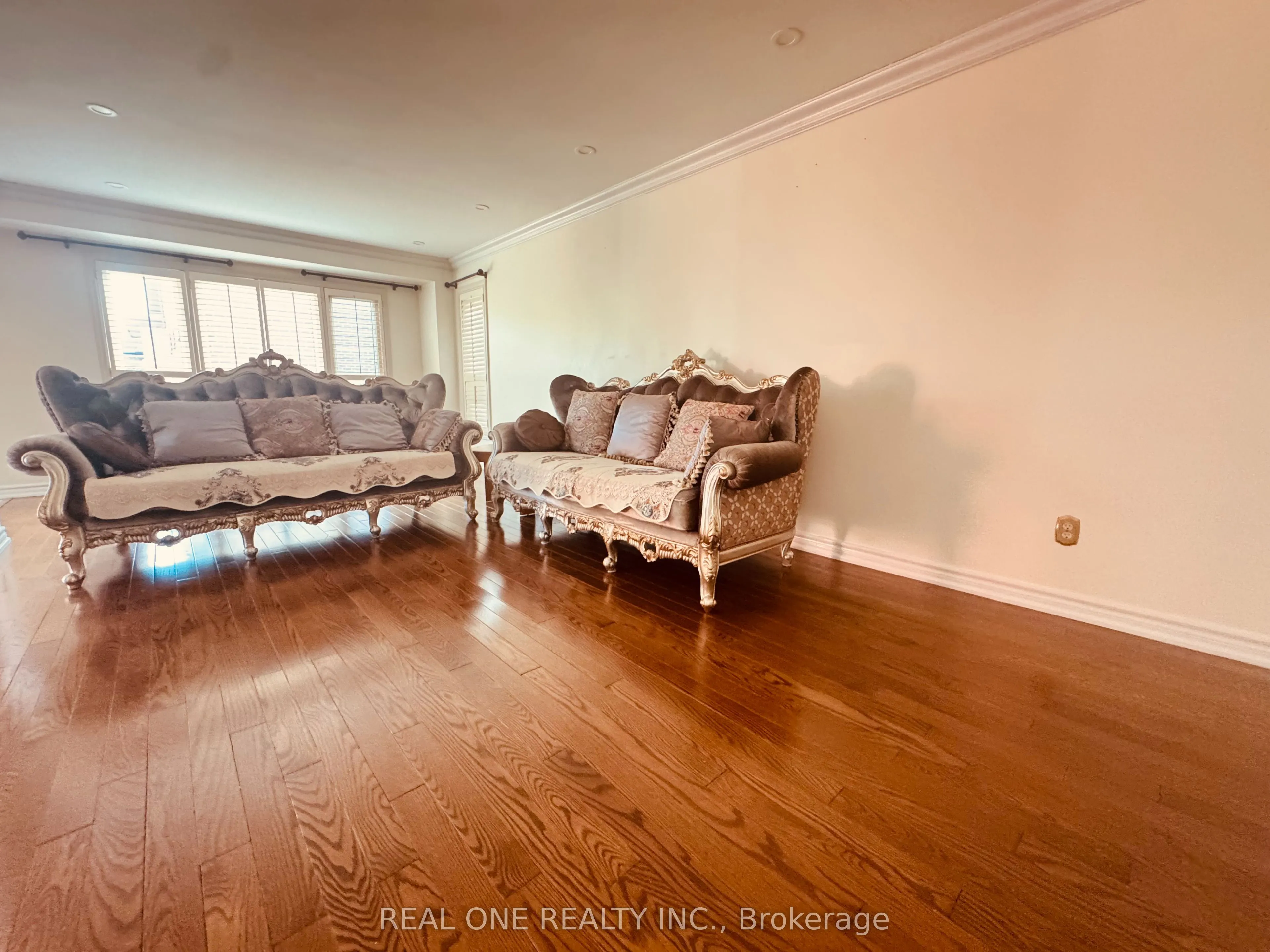 3 Elmsley Drive