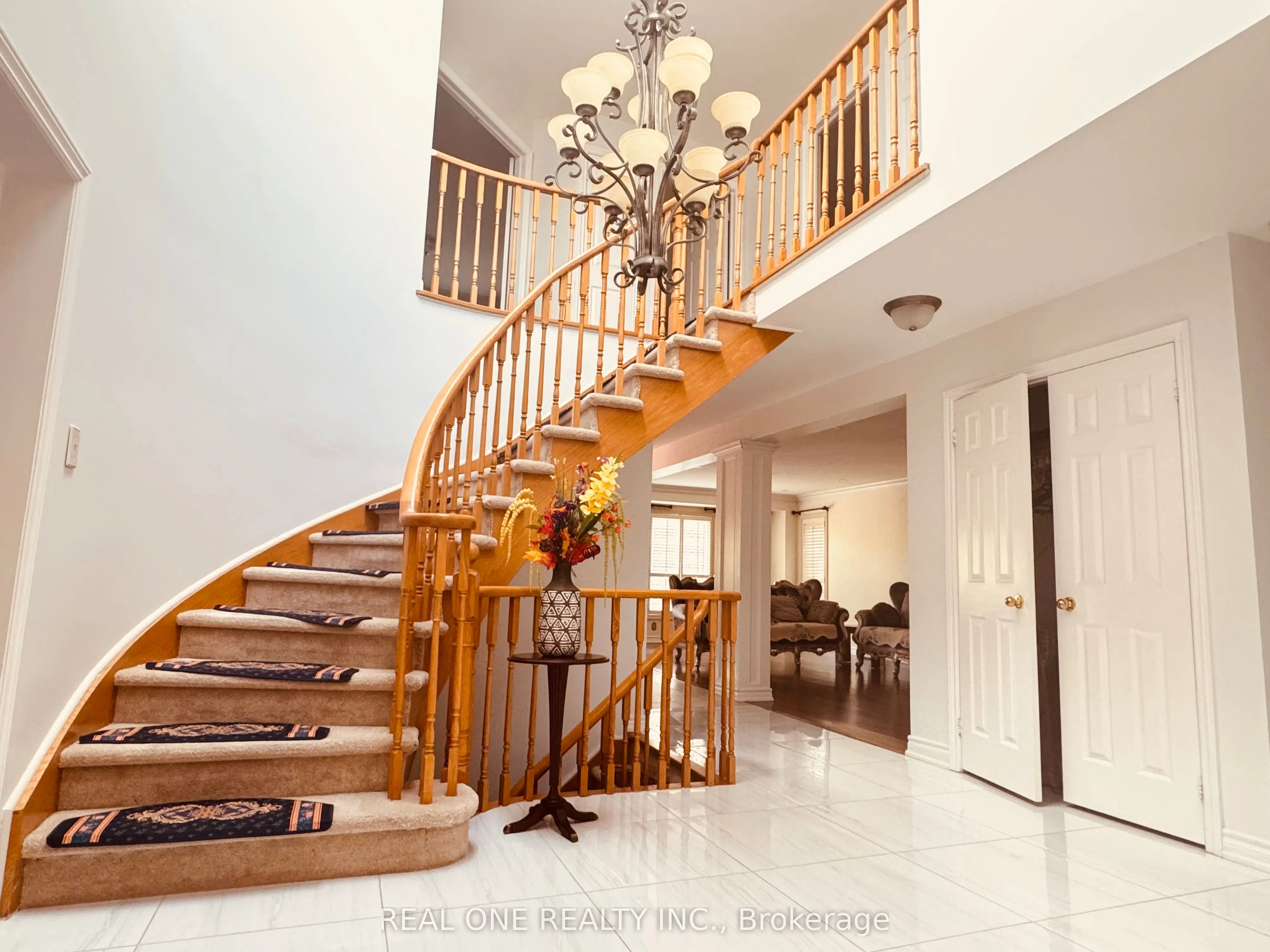 3 Elmsley Drive
