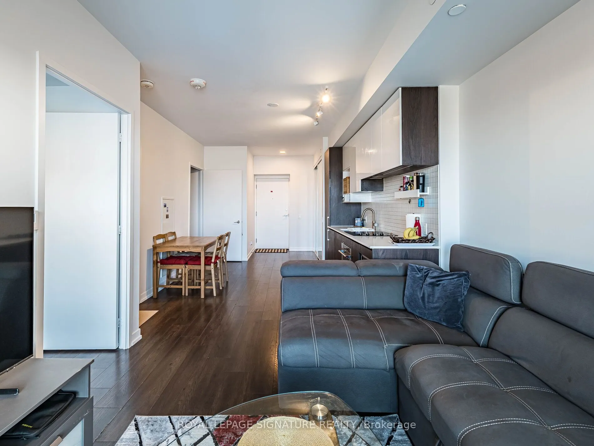 950 Portage Parkway, #601
