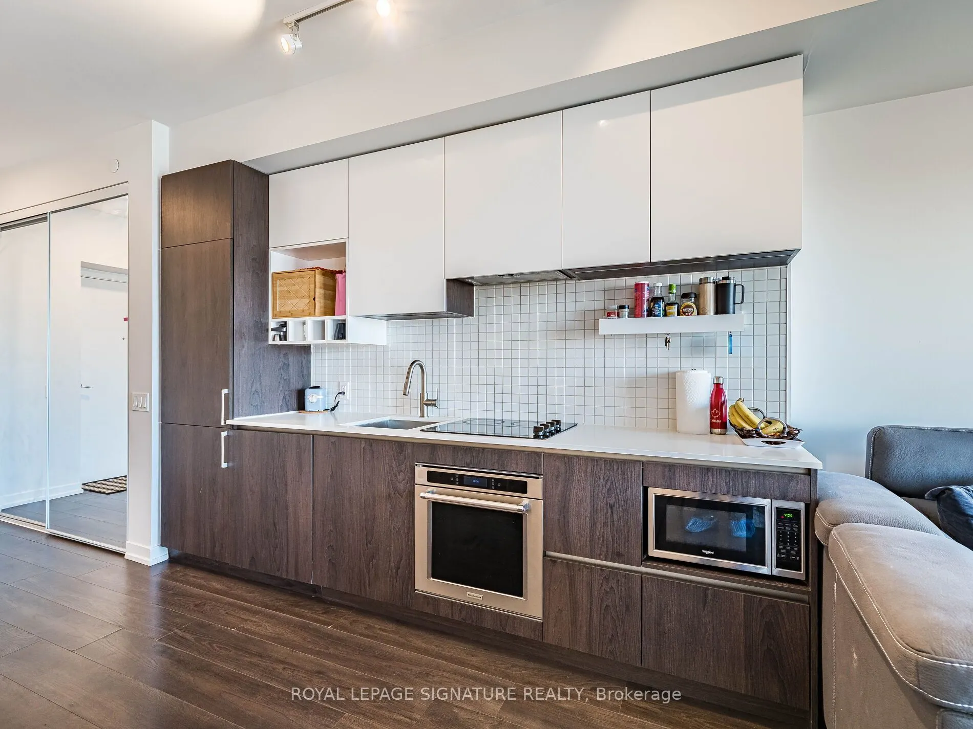 950 Portage Parkway, #601