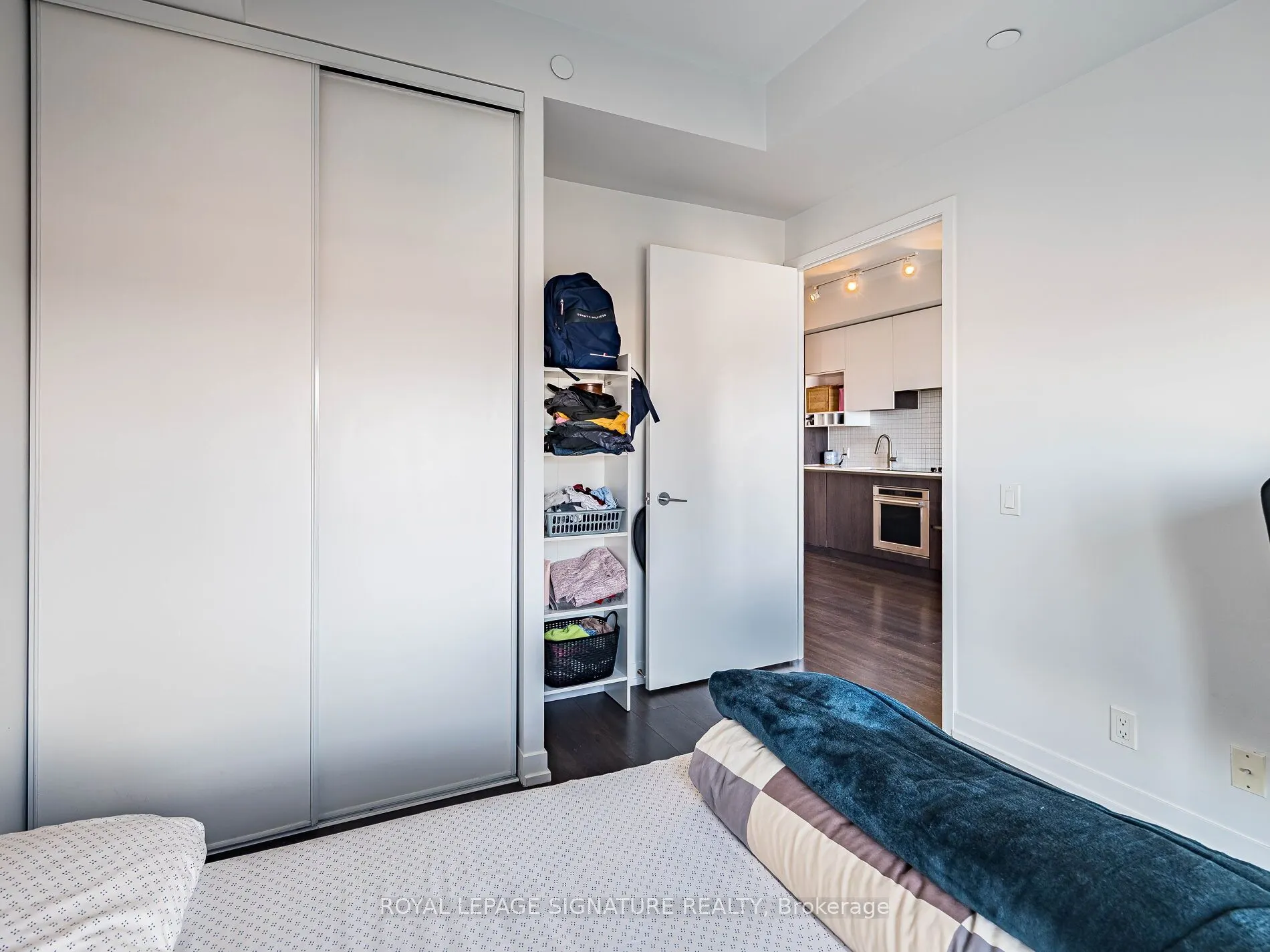 950 Portage Parkway, #601