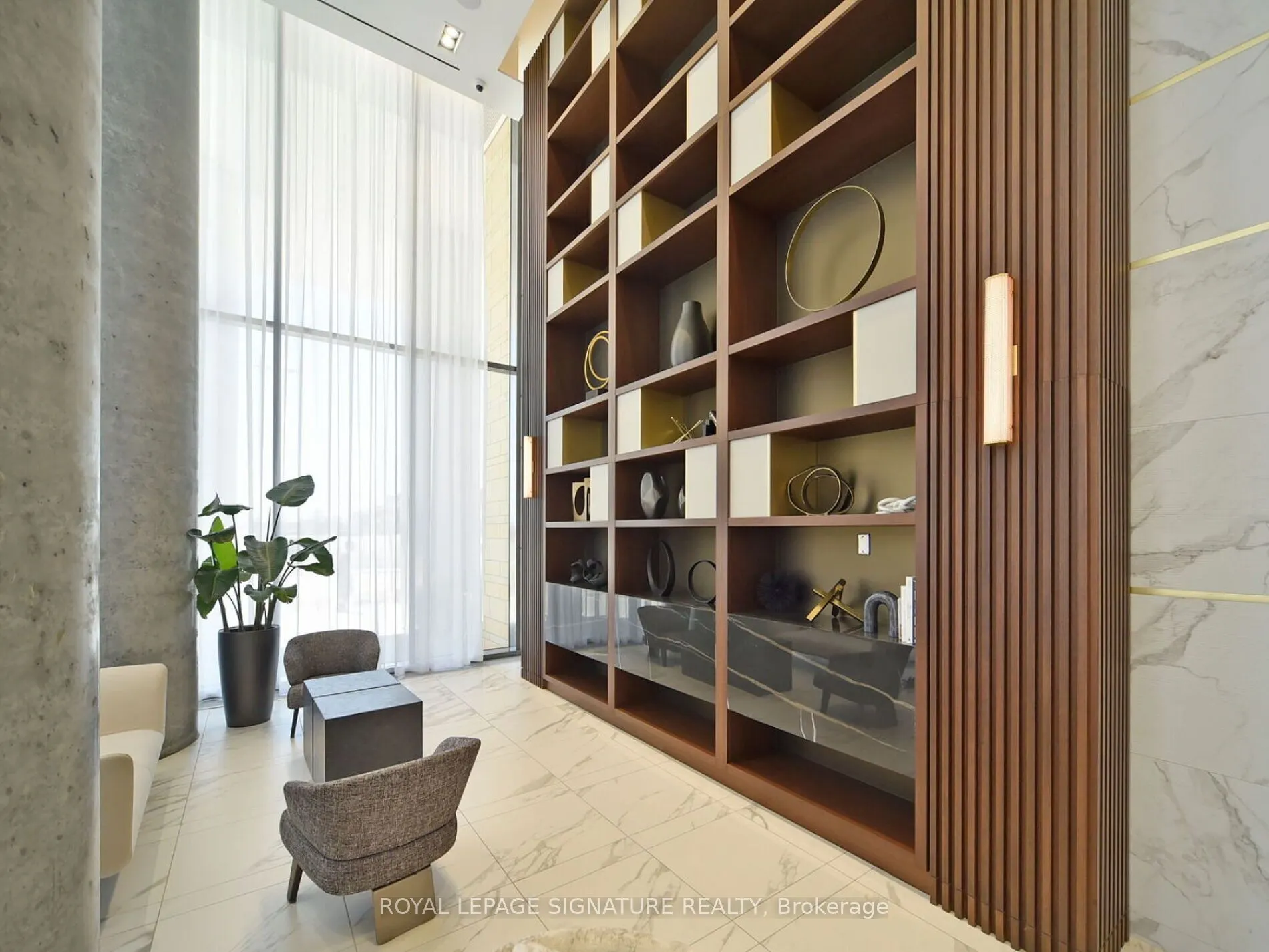 950 Portage Parkway, #601