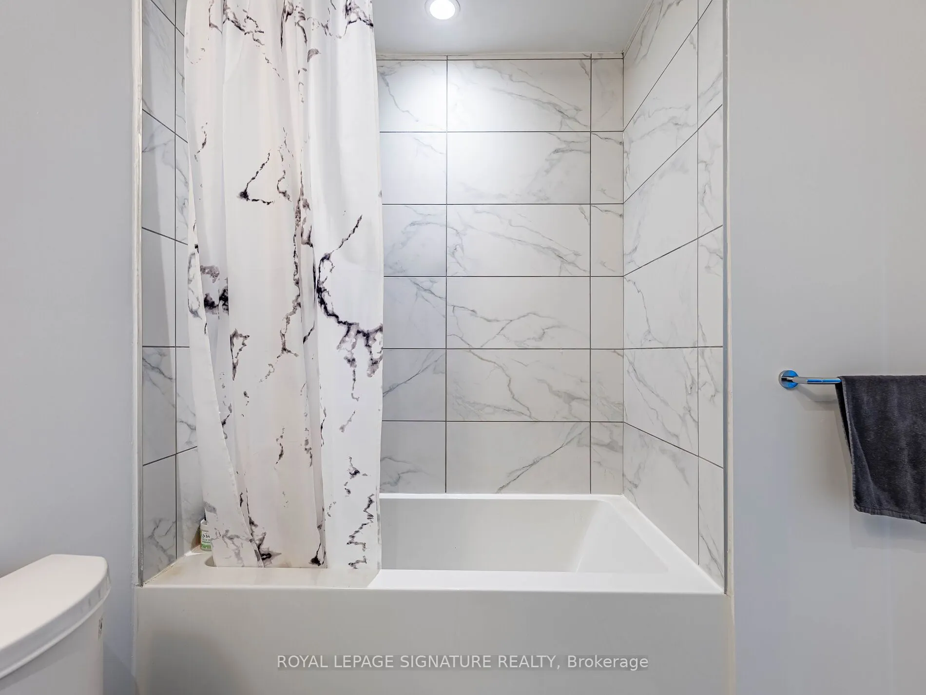 950 Portage Parkway, #601