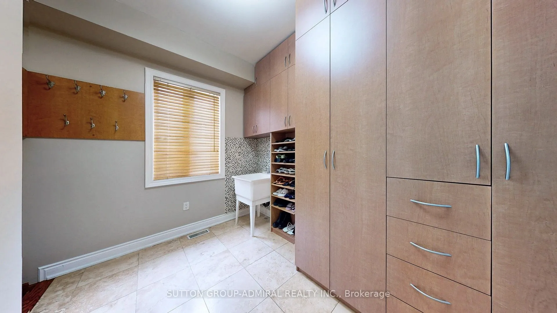 230 Flamingo Road