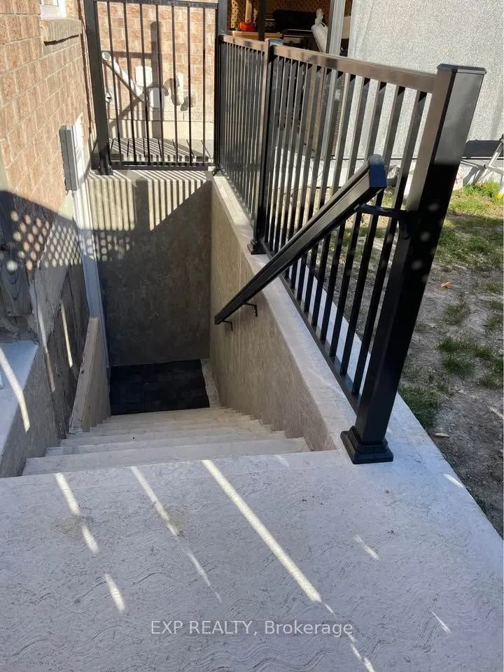 5 Rainbow Court, #Lower