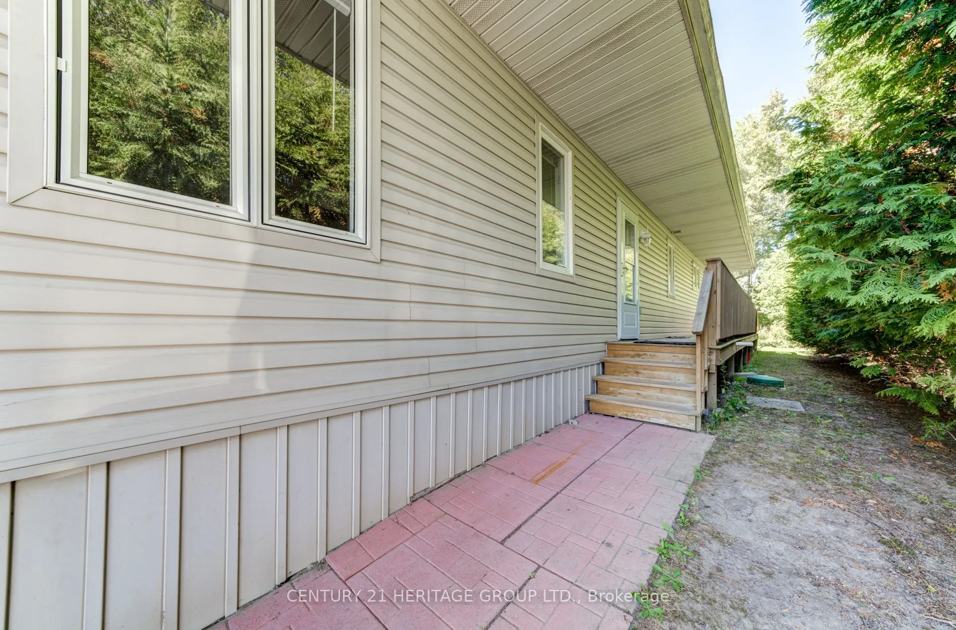 42 Shamrock Crescent