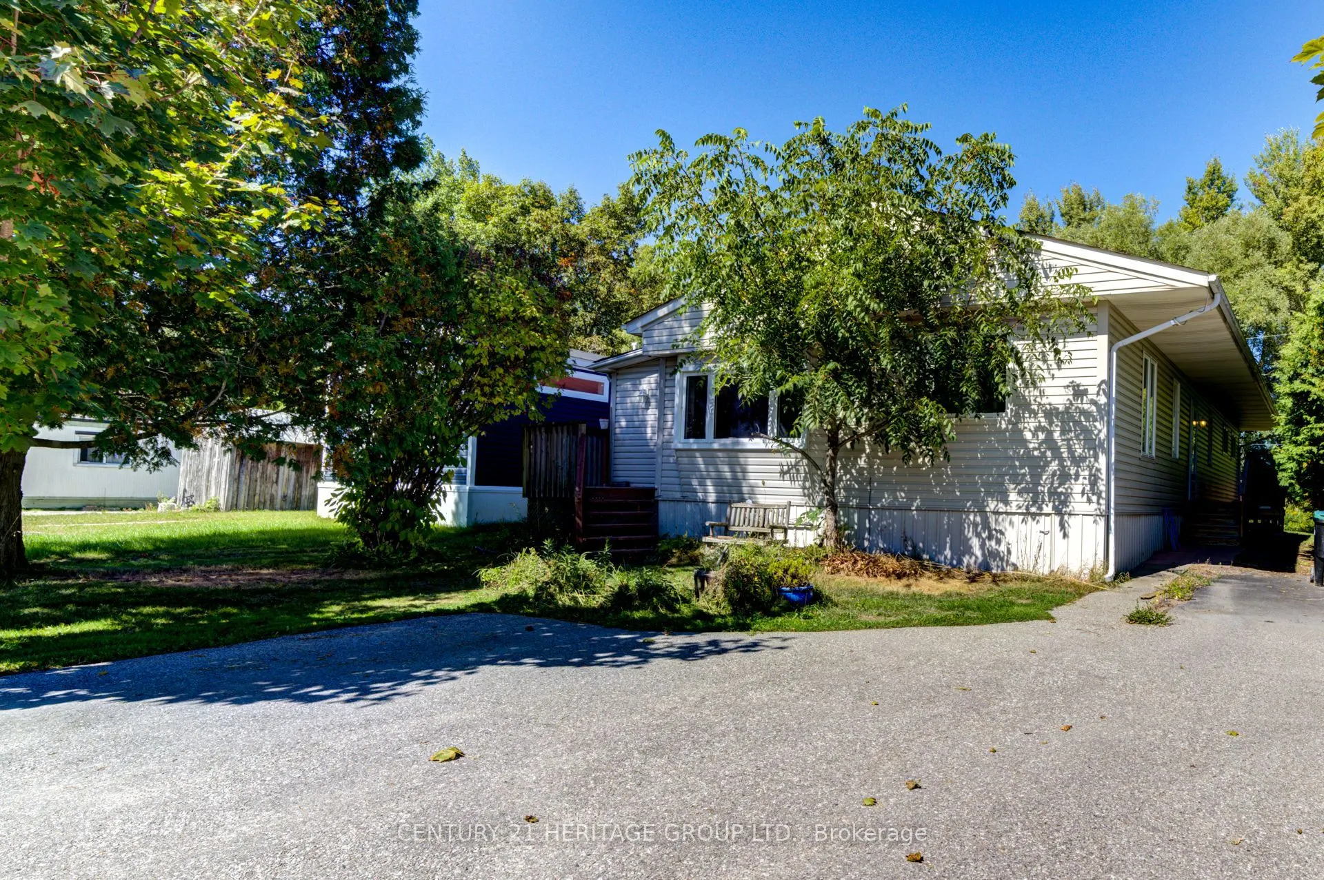 42 Shamrock Crescent