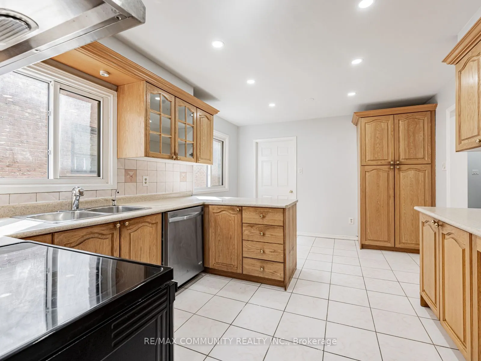 95 Ketchum Crescent