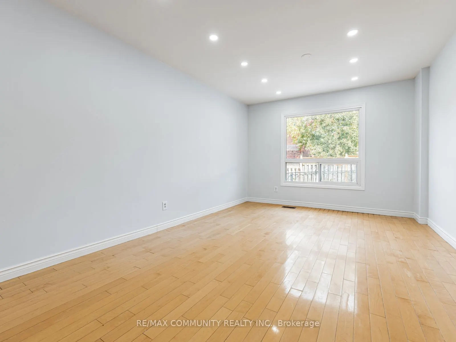 95 Ketchum Crescent