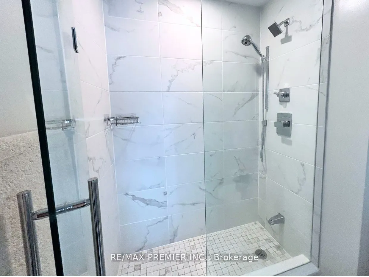 9075 Jane Street, #2107
