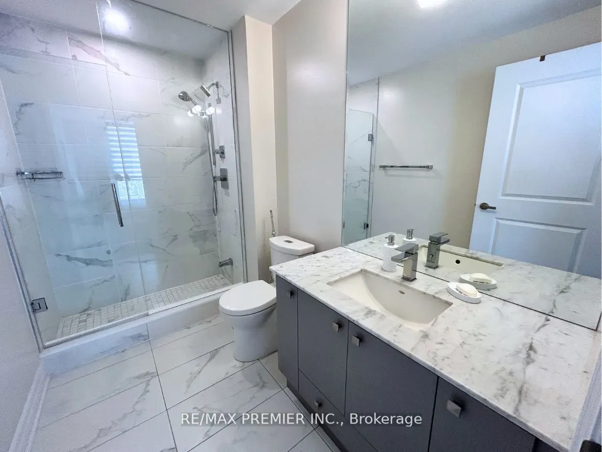 9075 Jane Street, #2107