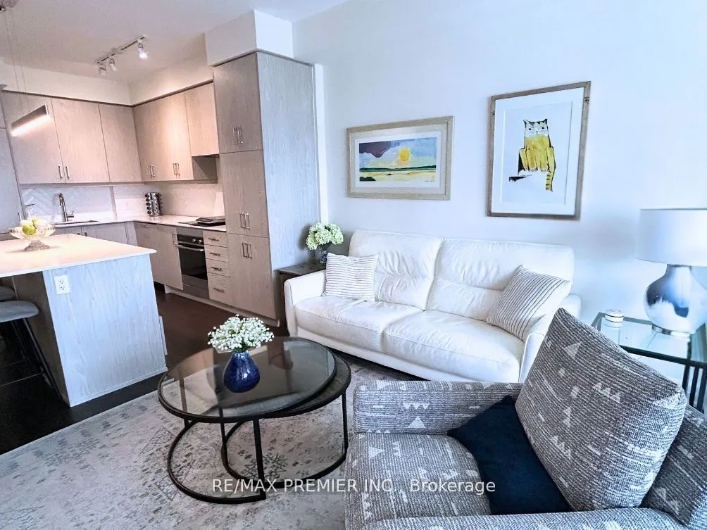 9075 Jane Street, #2107