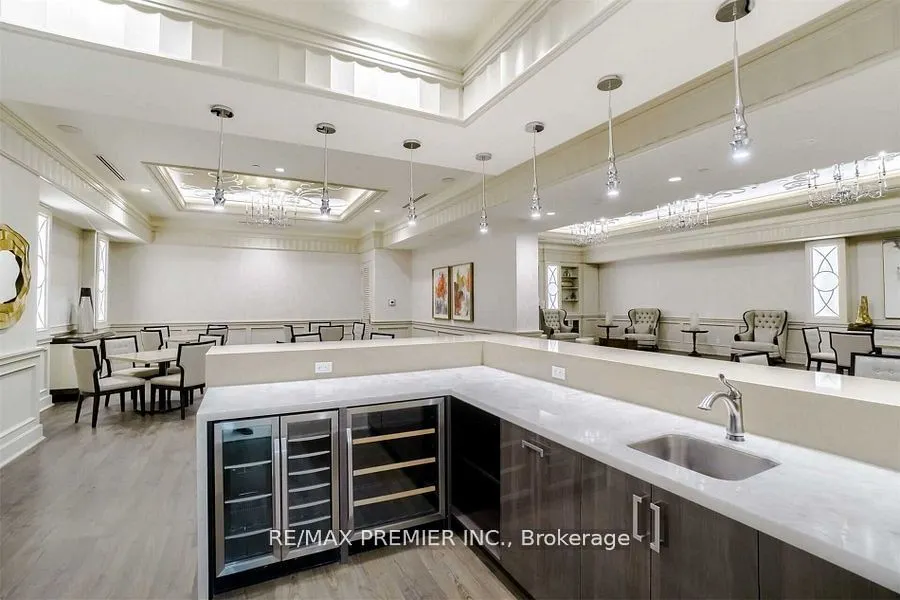 9075 Jane Street, #2107