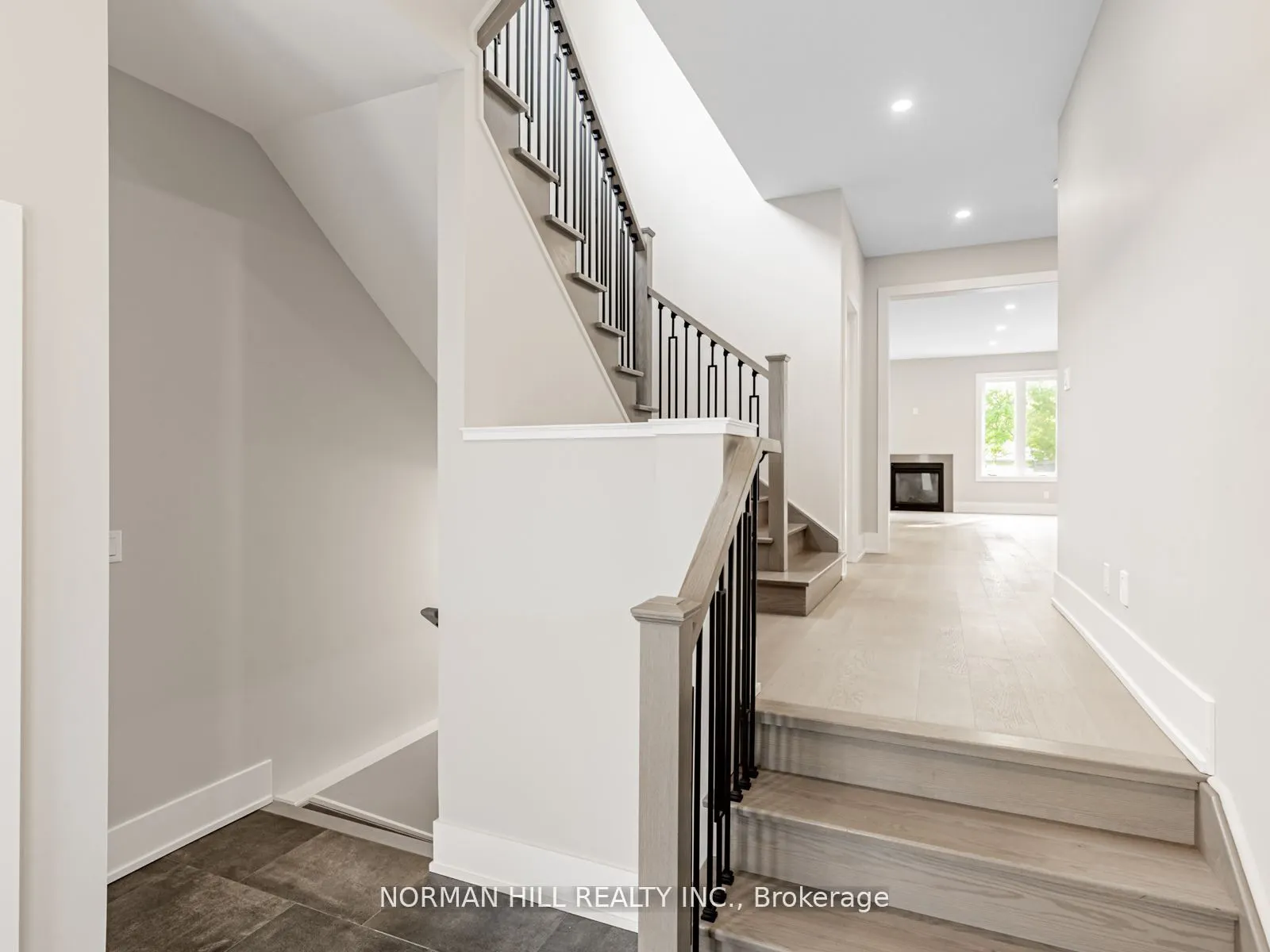 776 Churchill Lane