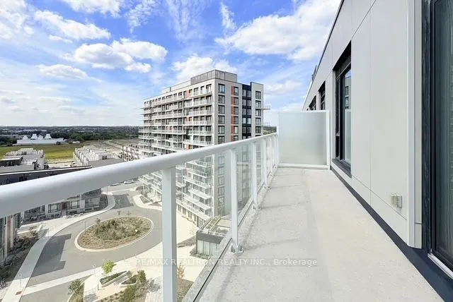 6 David Eyer Road E, #PH 913
