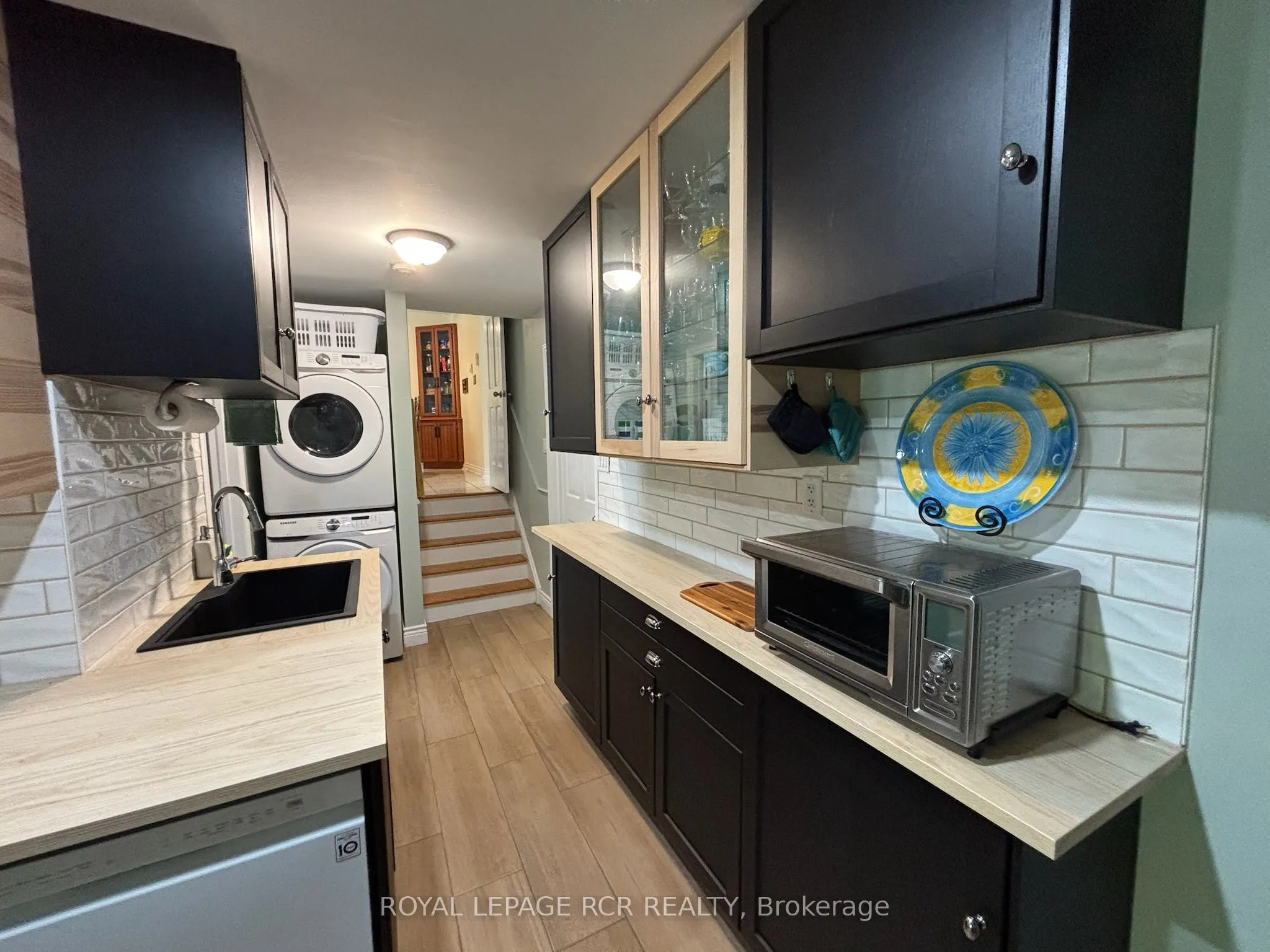 1049 Elgin Street