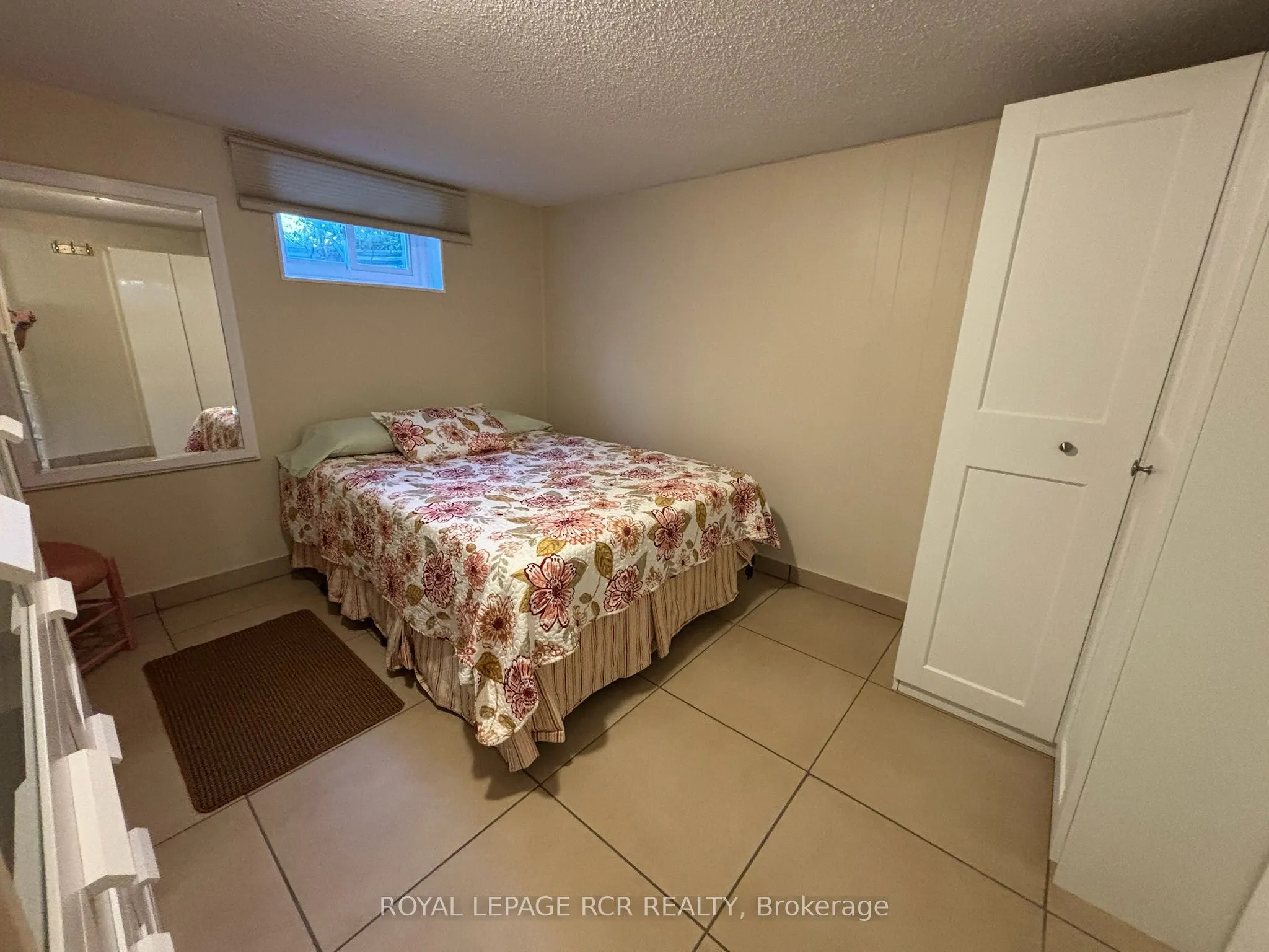 1049 Elgin Street