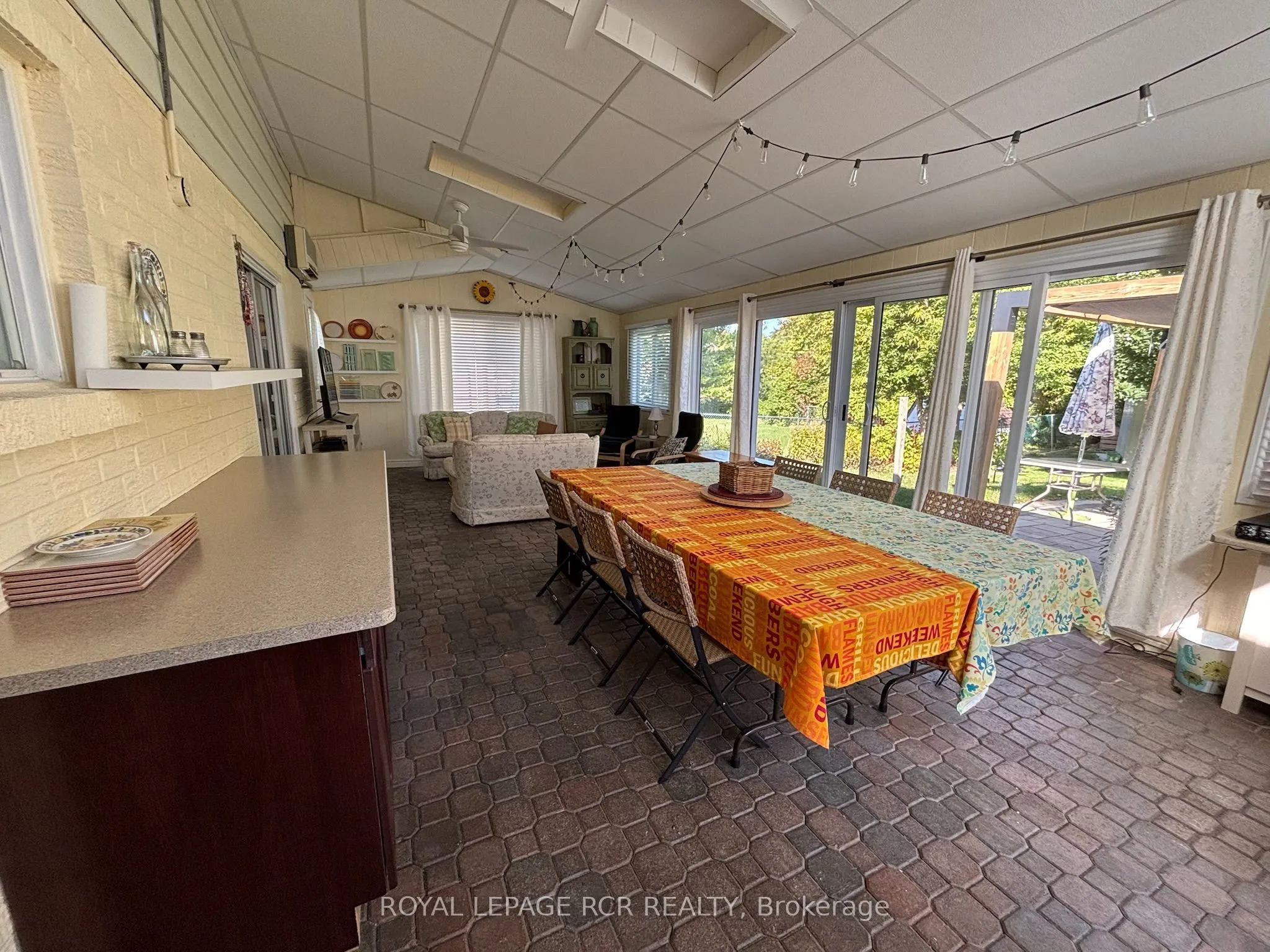 1049 Elgin Street