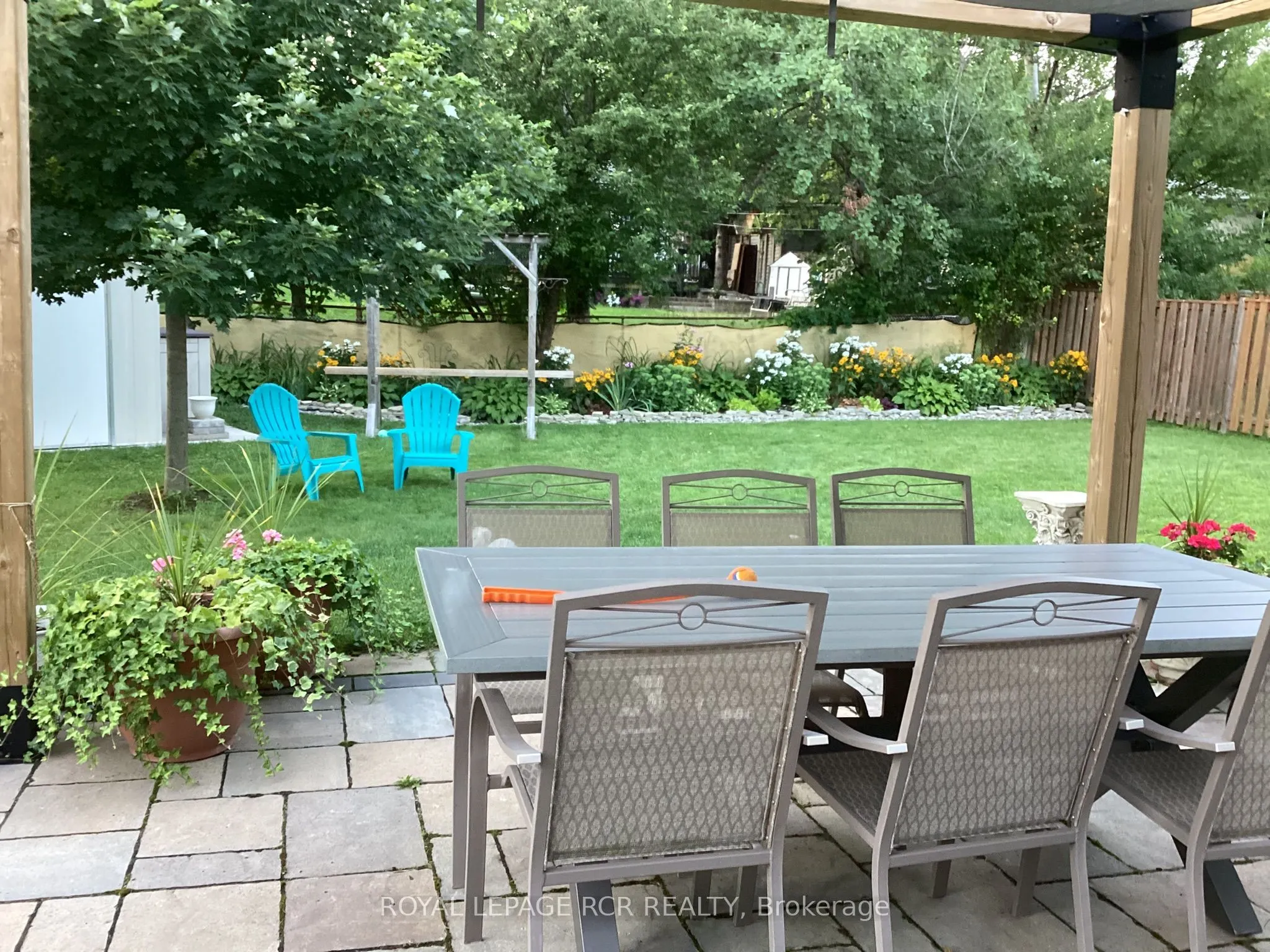 1049 Elgin Street