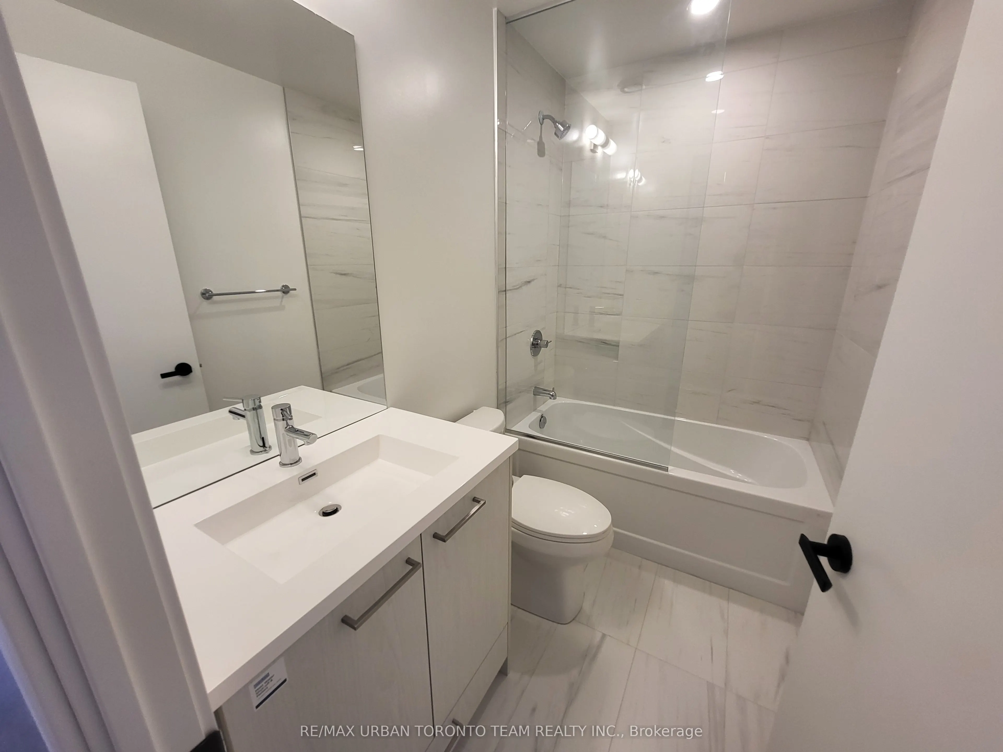 28 Interchange Way, #3609
