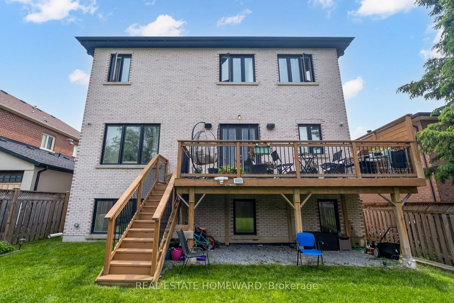 6 Mackay Drive