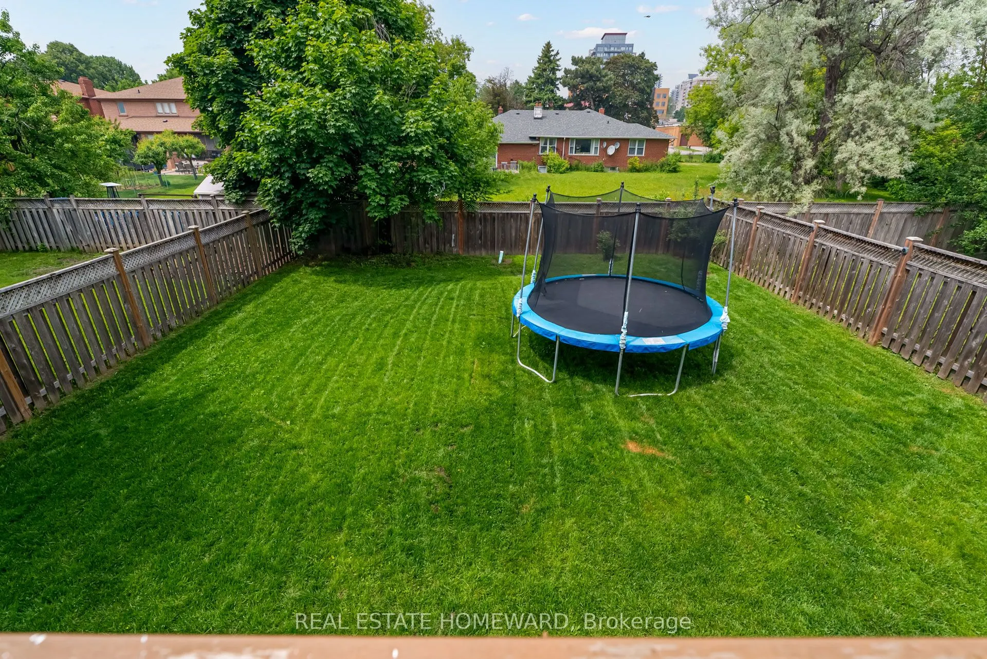 6 Mackay Drive