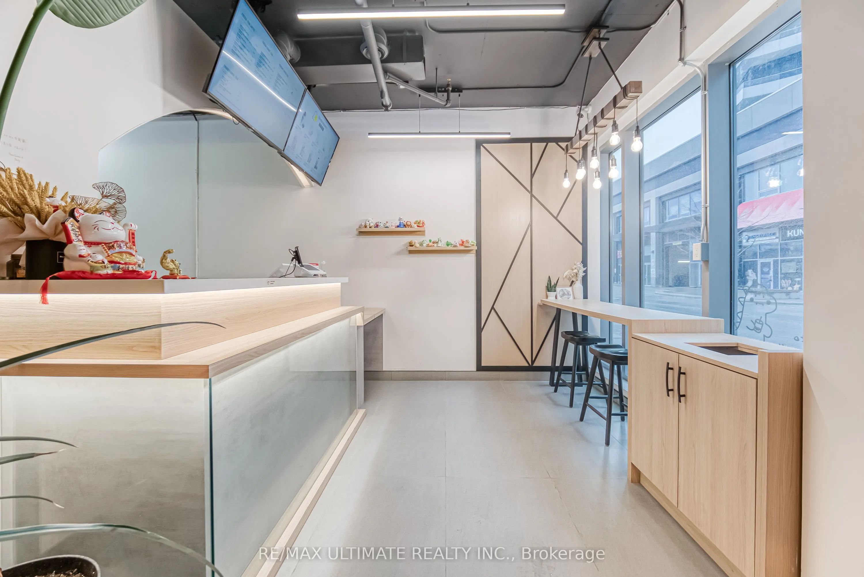 7181 Yonge Street, #1