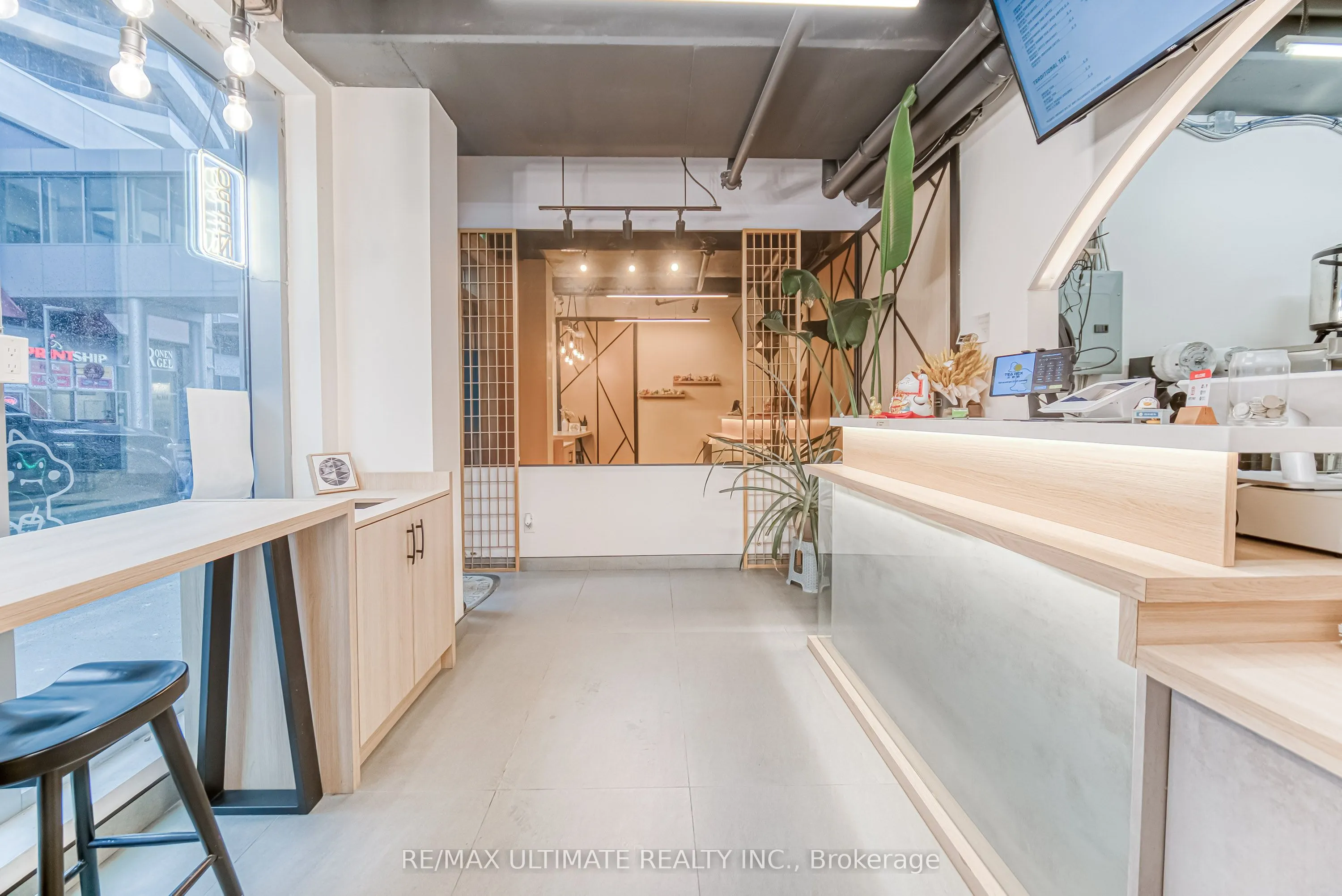 7181 Yonge Street, #1