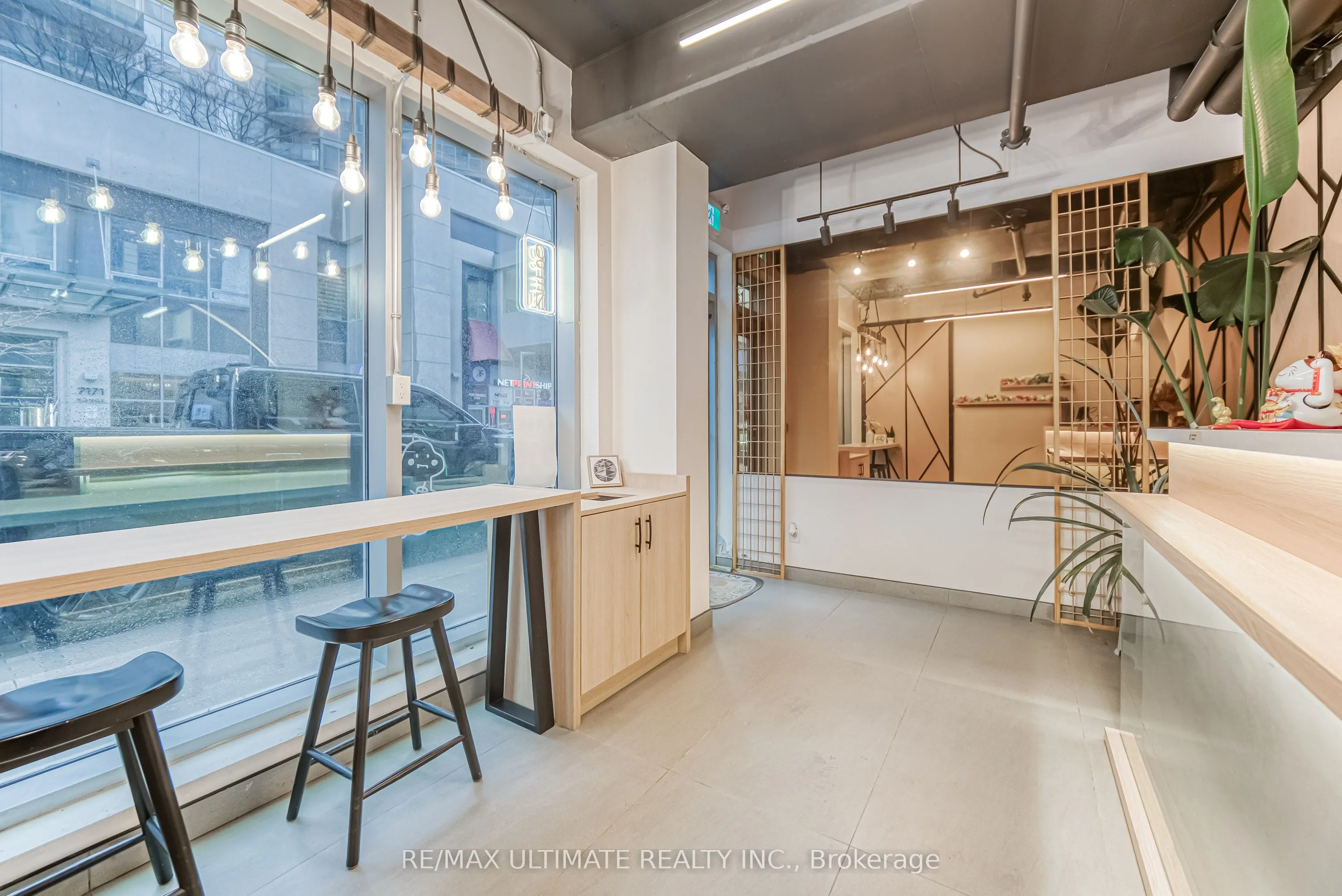 7181 Yonge Street, #1