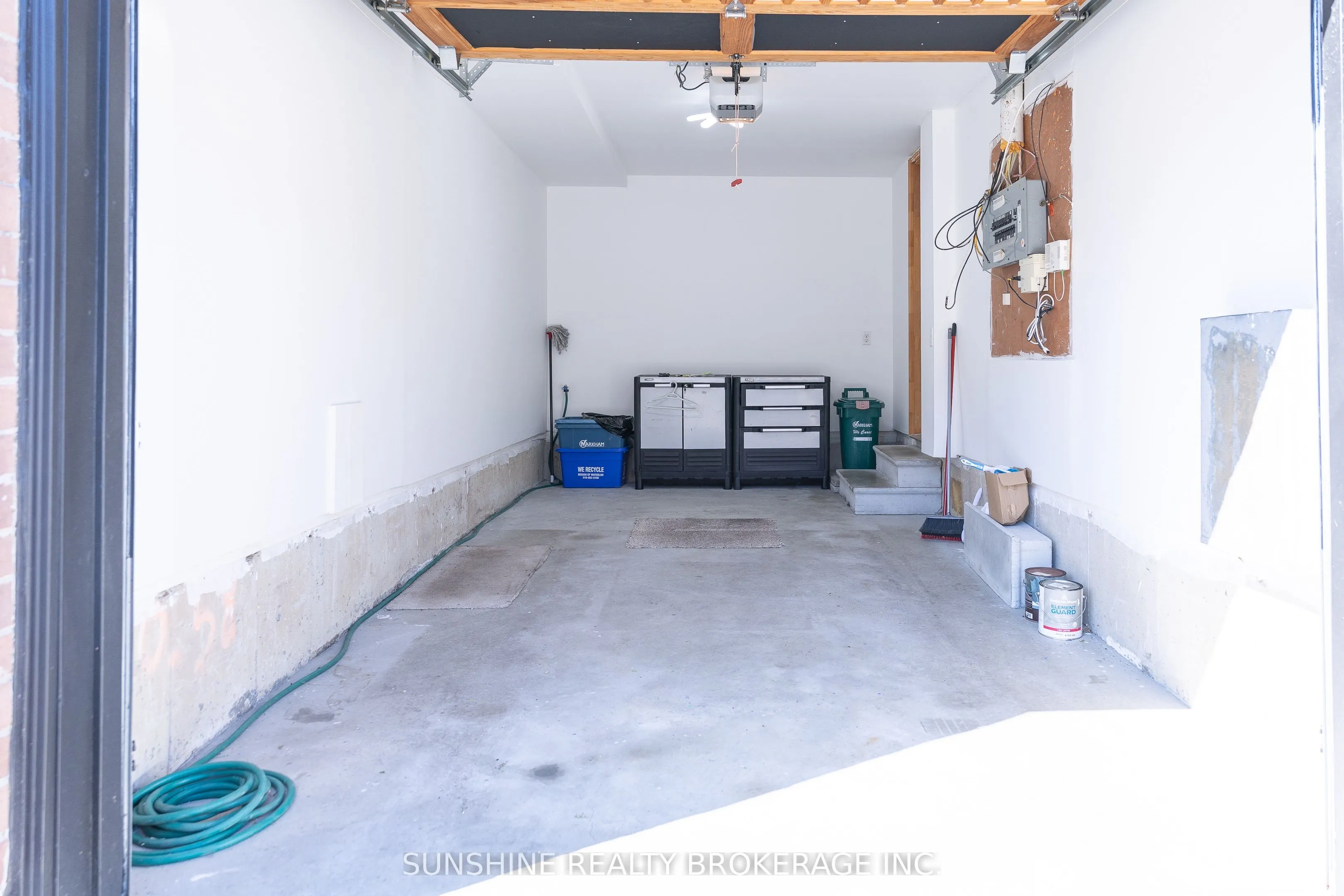 85 Dundas Way