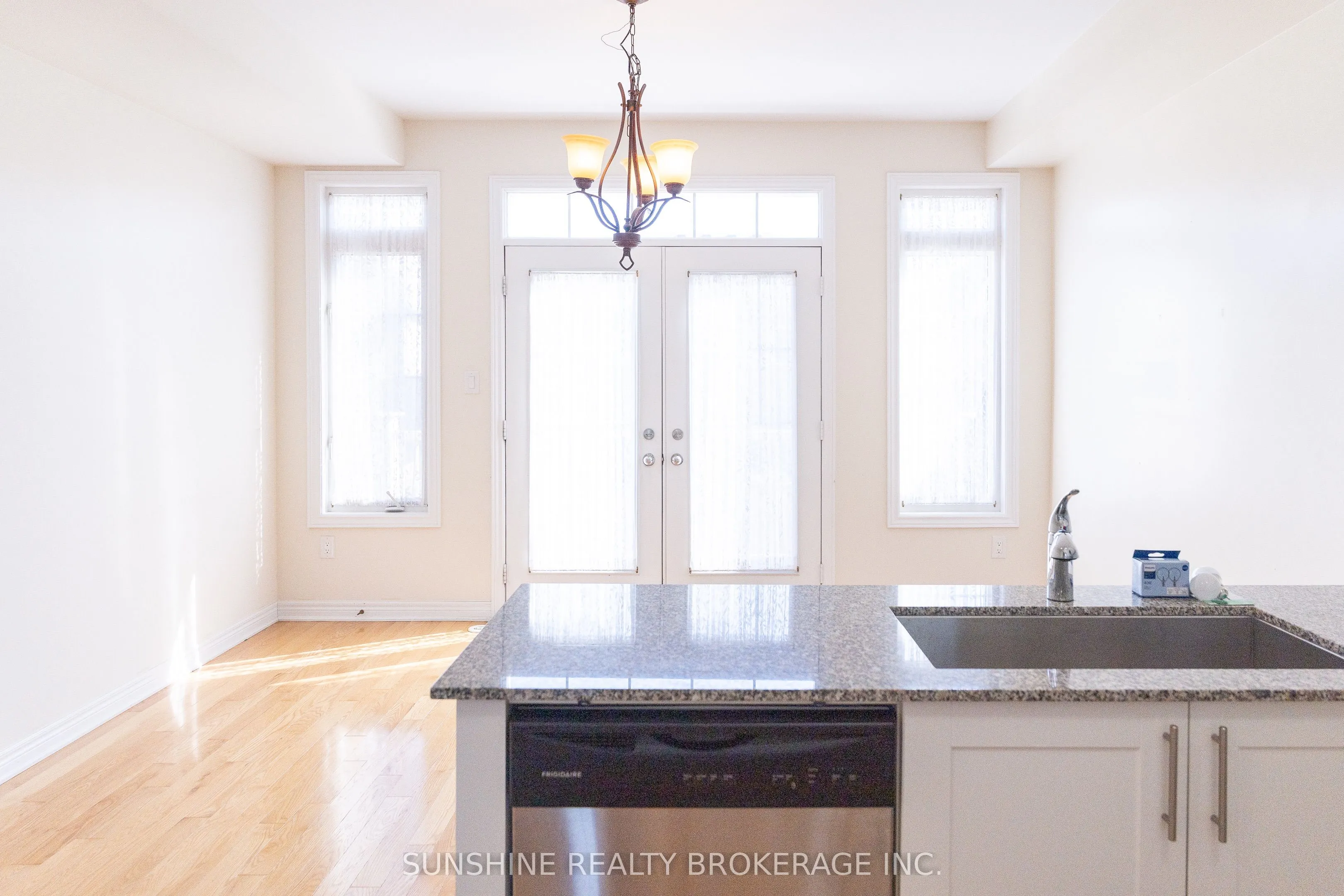 85 Dundas Way
