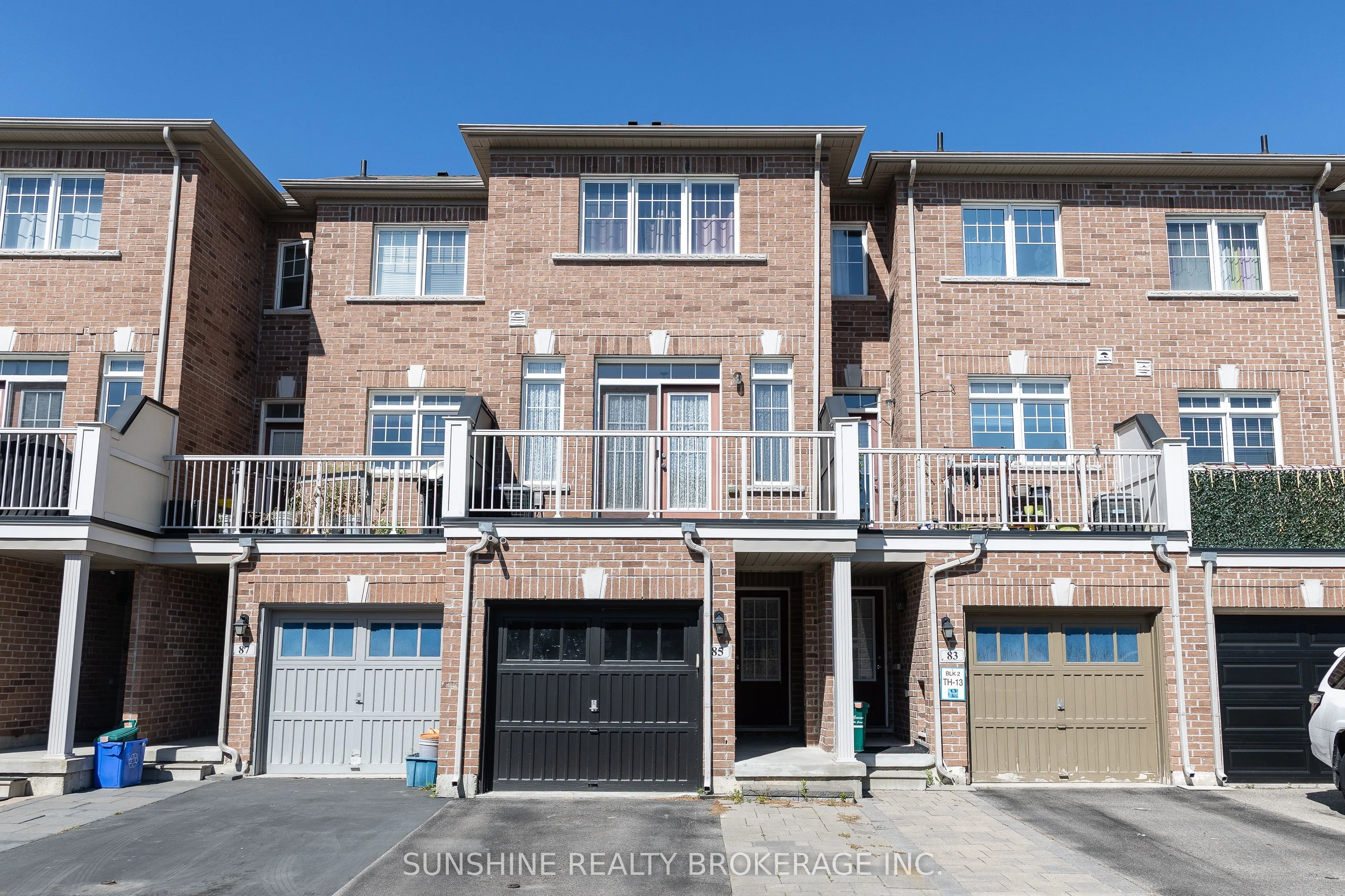 85 Dundas Way