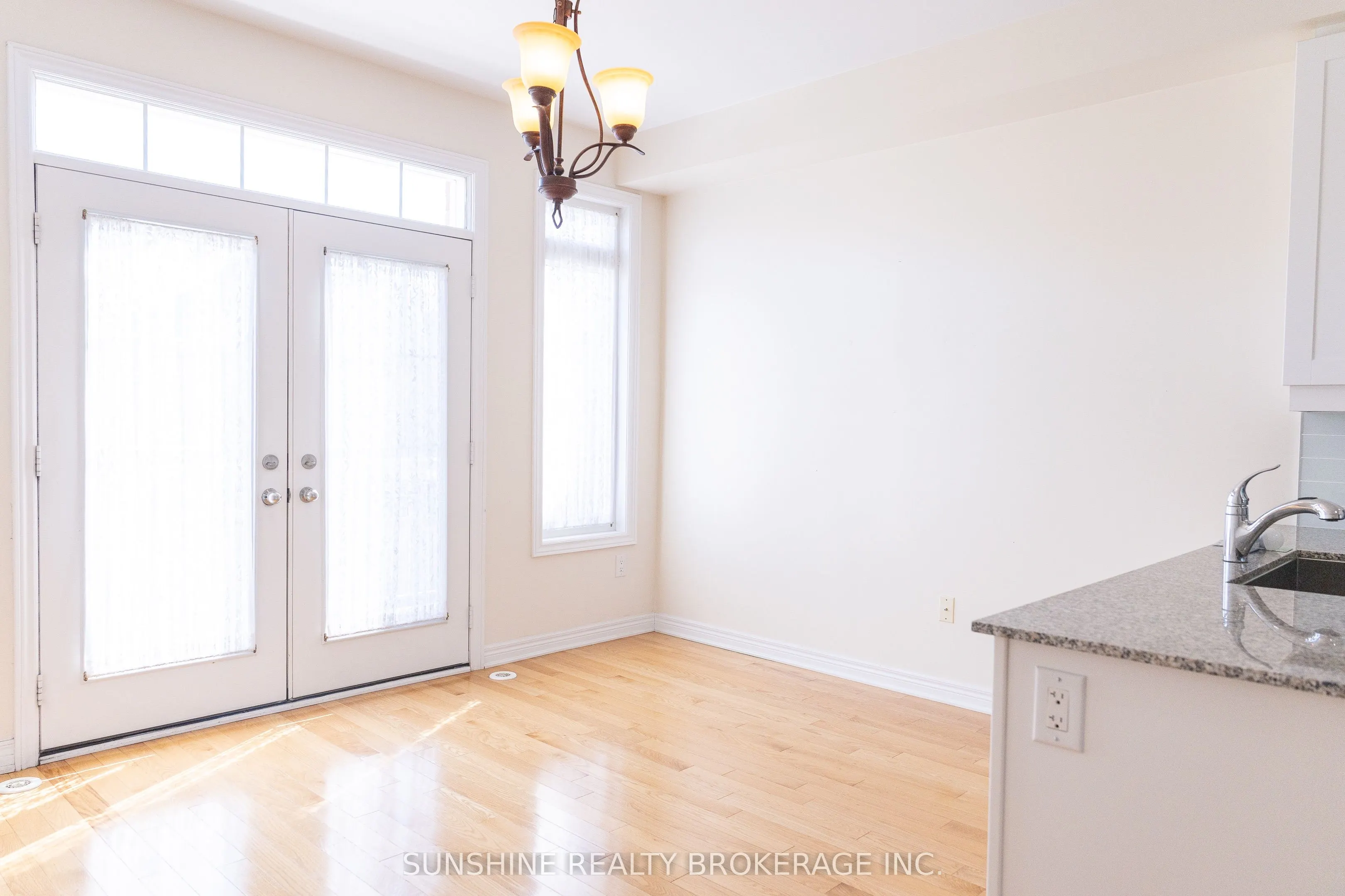 85 Dundas Way