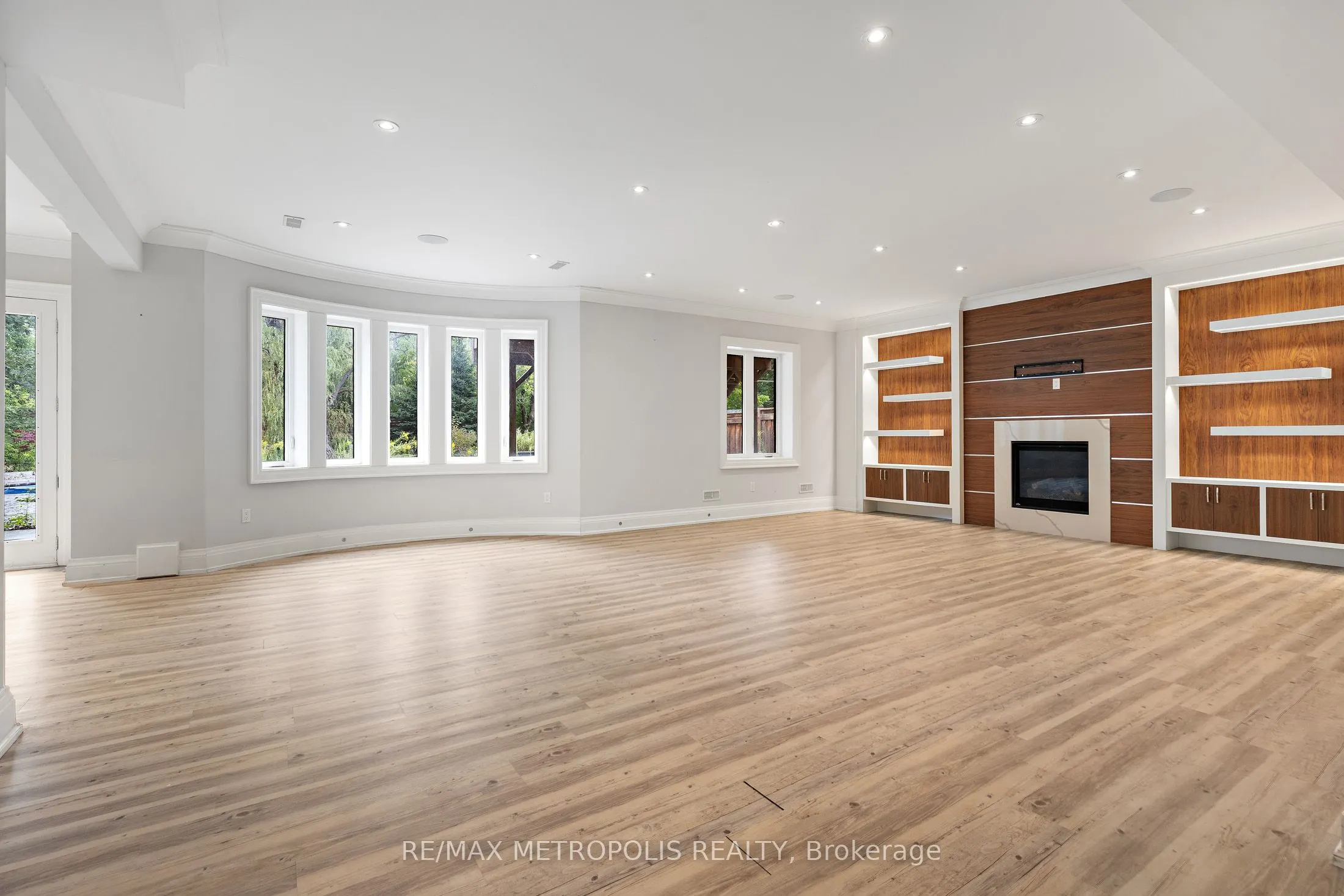 2 Poplar Drive