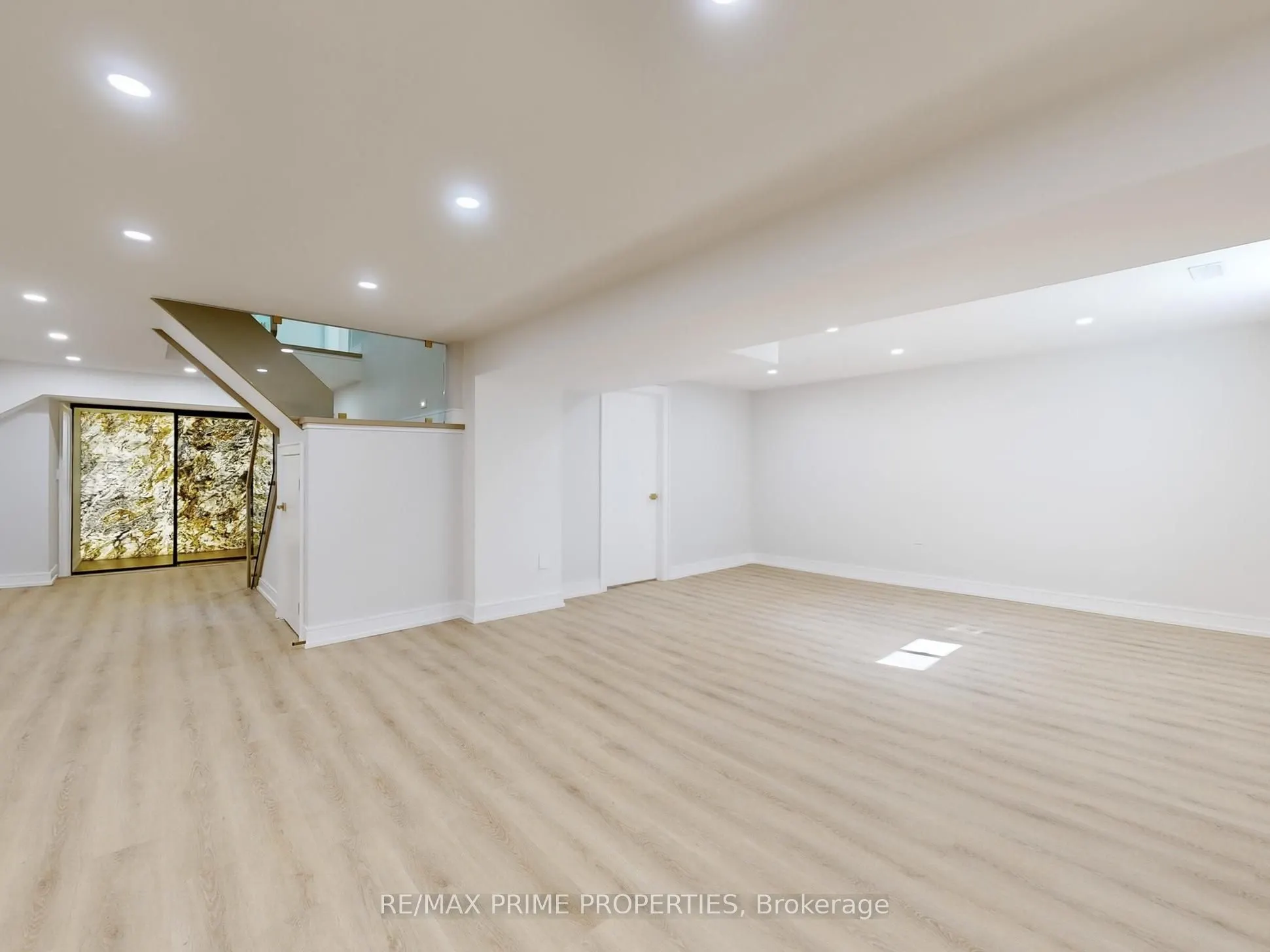 137 Old Surrey Lane