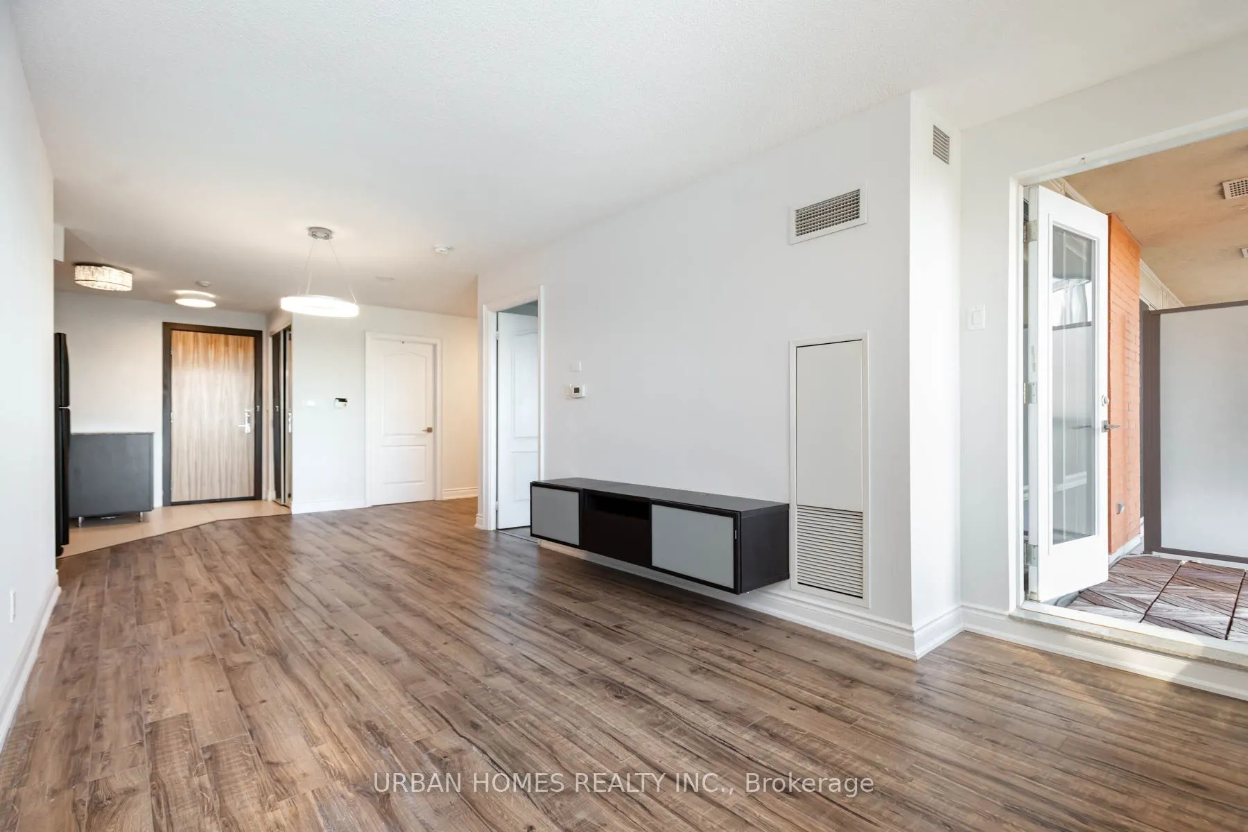 60 South Town Centre Boulevard, #620