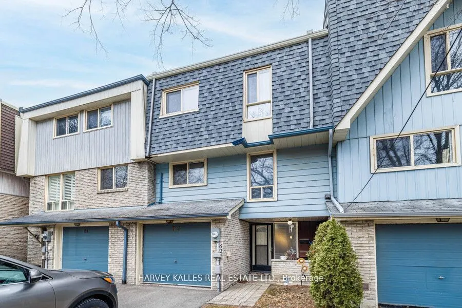 82 Poplar Crescent, #2