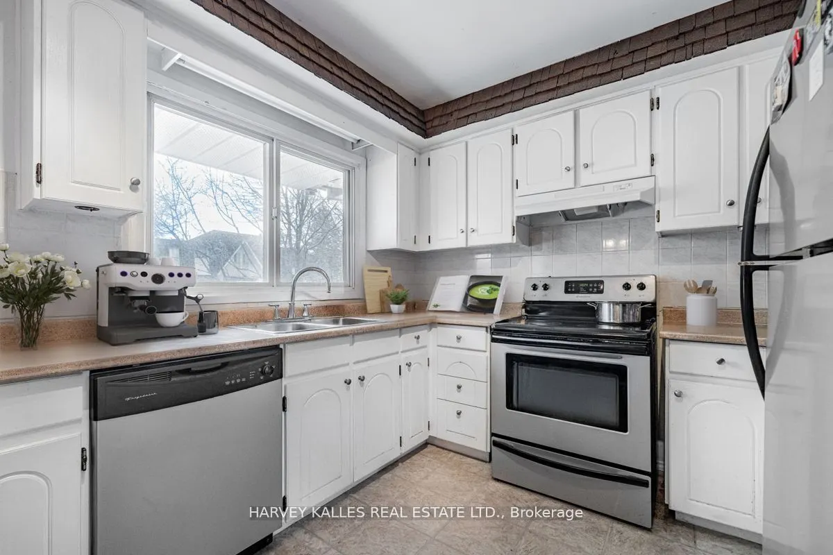 82 Poplar Crescent, #2