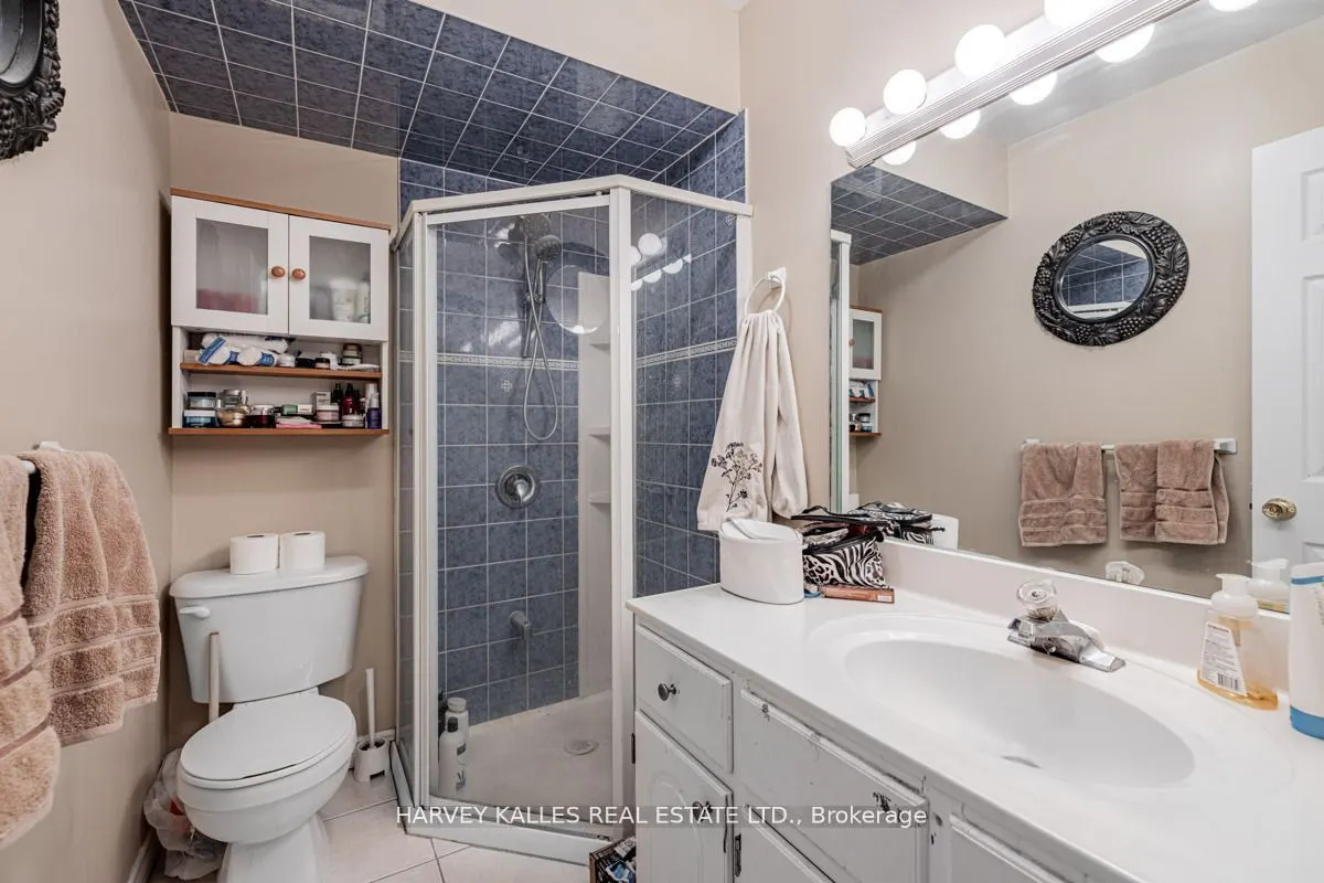 82 Poplar Crescent, #2