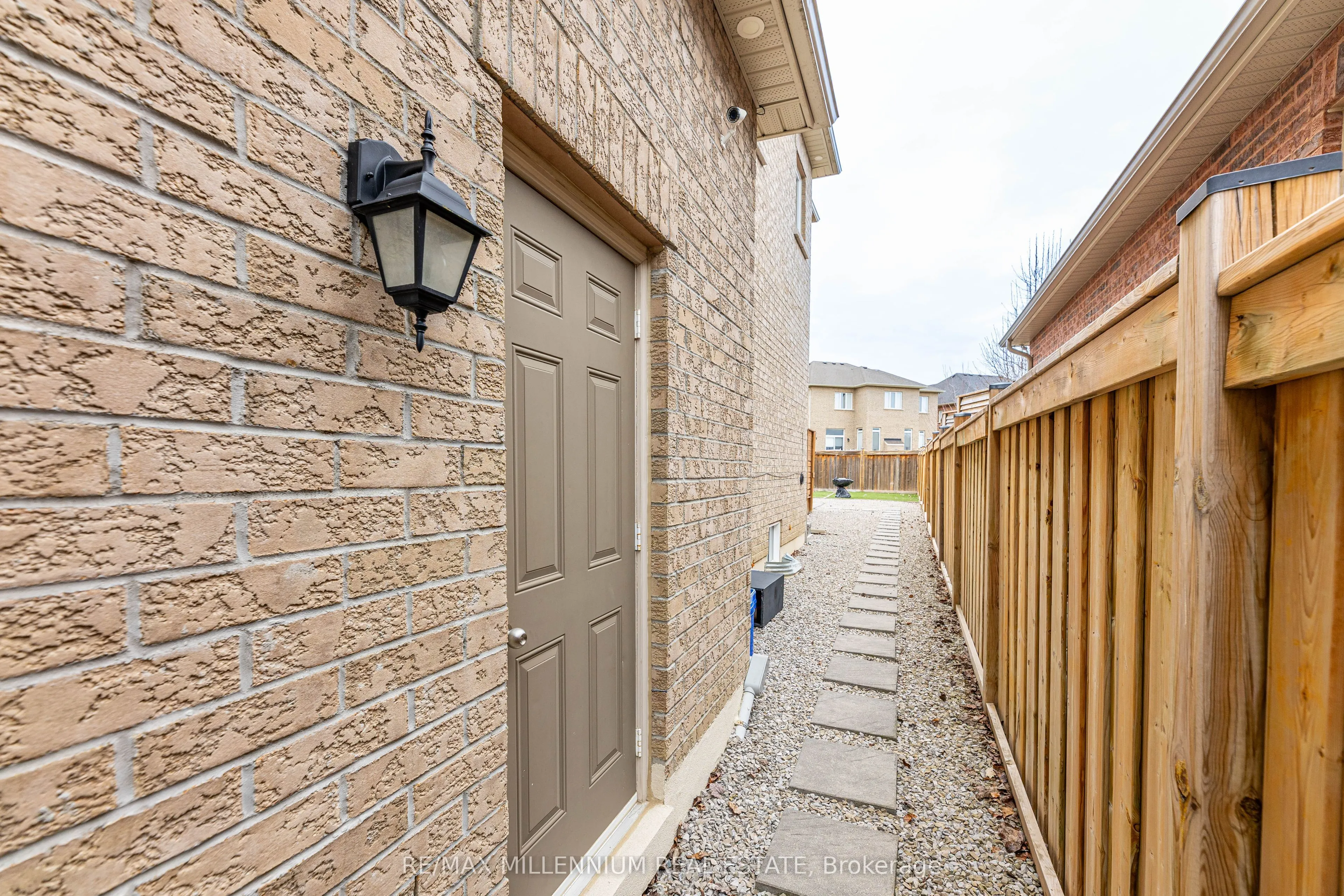 75 Copeland Crescent
