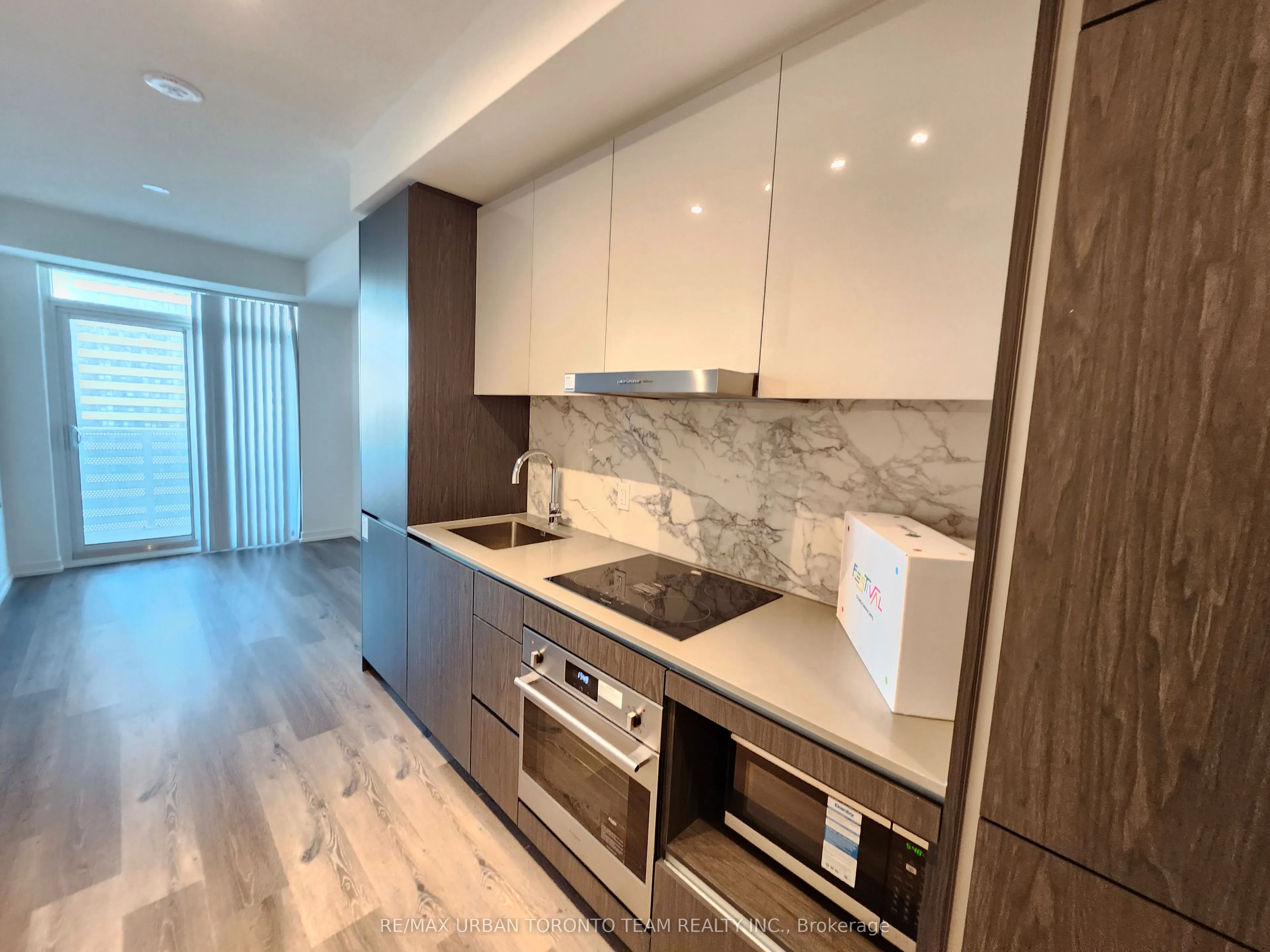 28 Interchange Way, #1515