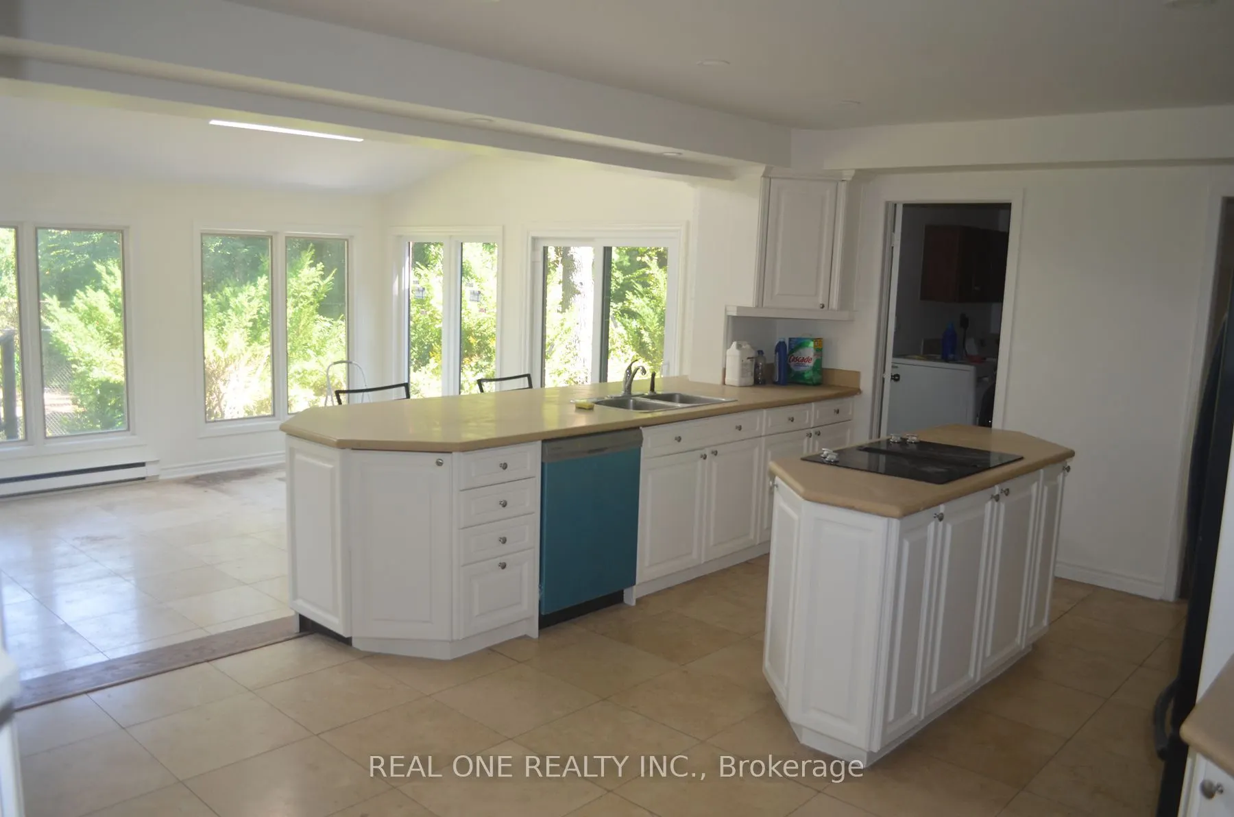 465 Woodland Acres Crescent