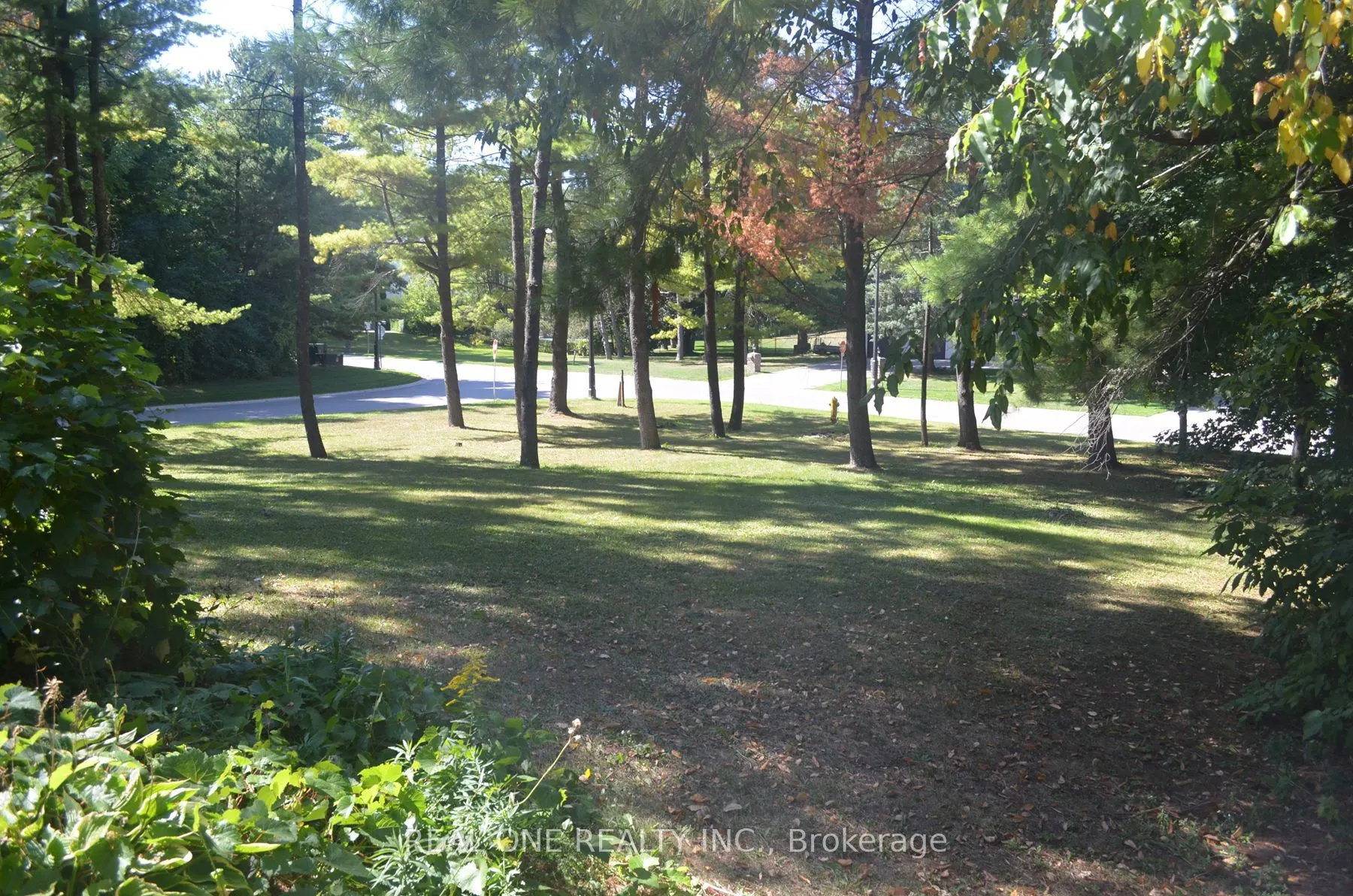 465 Woodland Acres Crescent