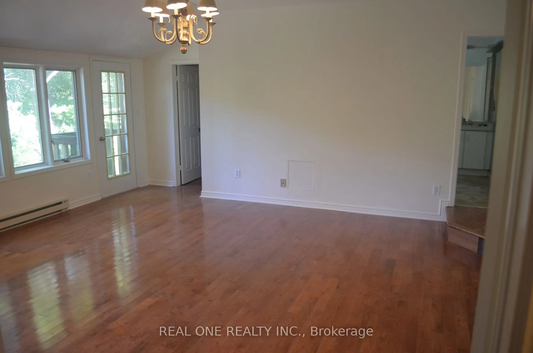 465 Woodland Acres Crescent