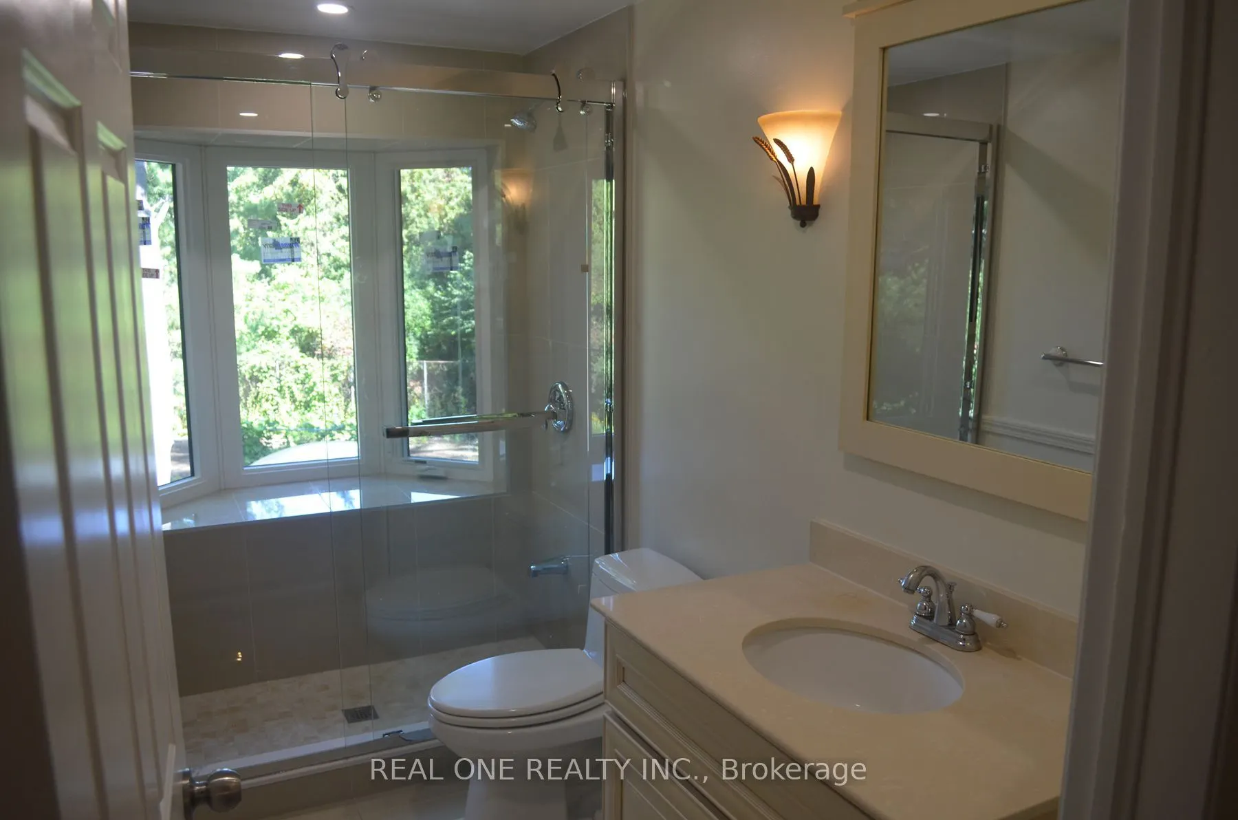 465 Woodland Acres Crescent