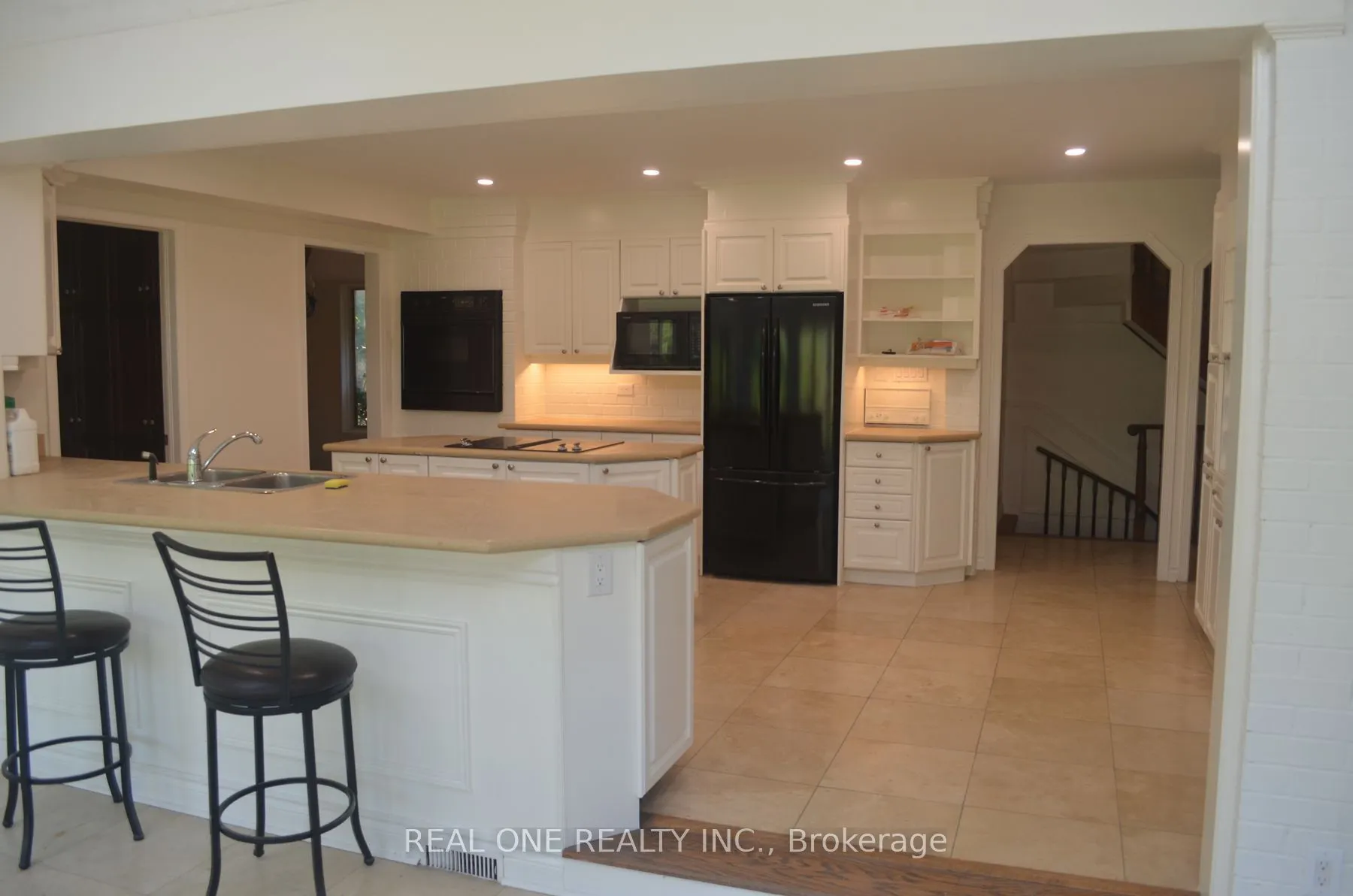 465 Woodland Acres Crescent