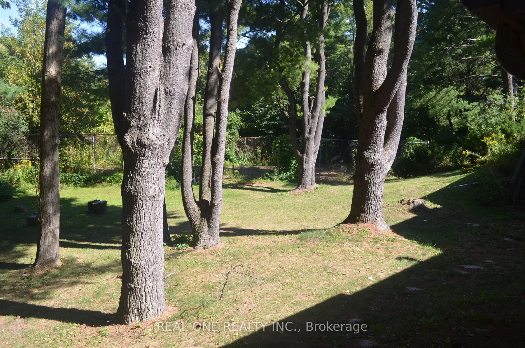 465 Woodland Acres Crescent