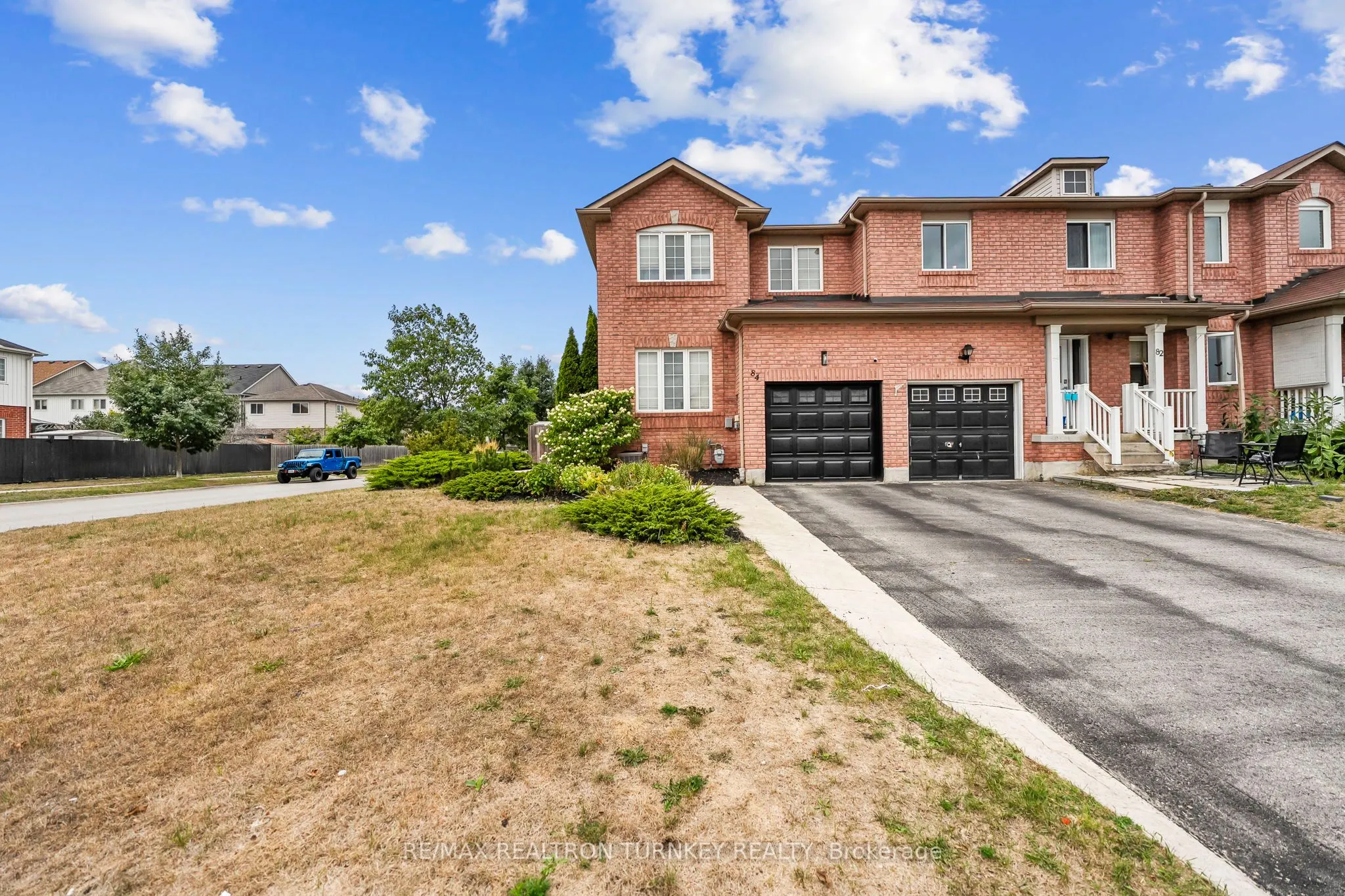 84 Admiral Crescent