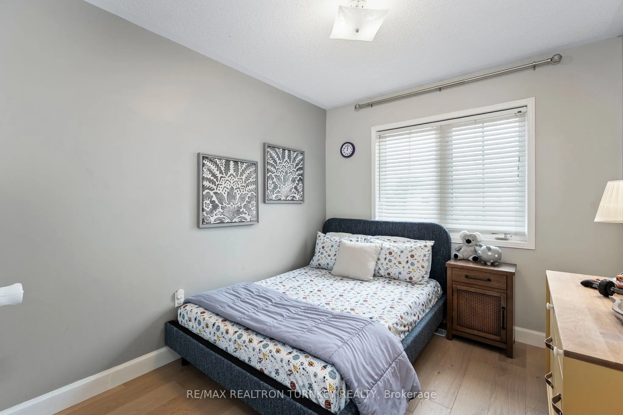 84 Admiral Crescent